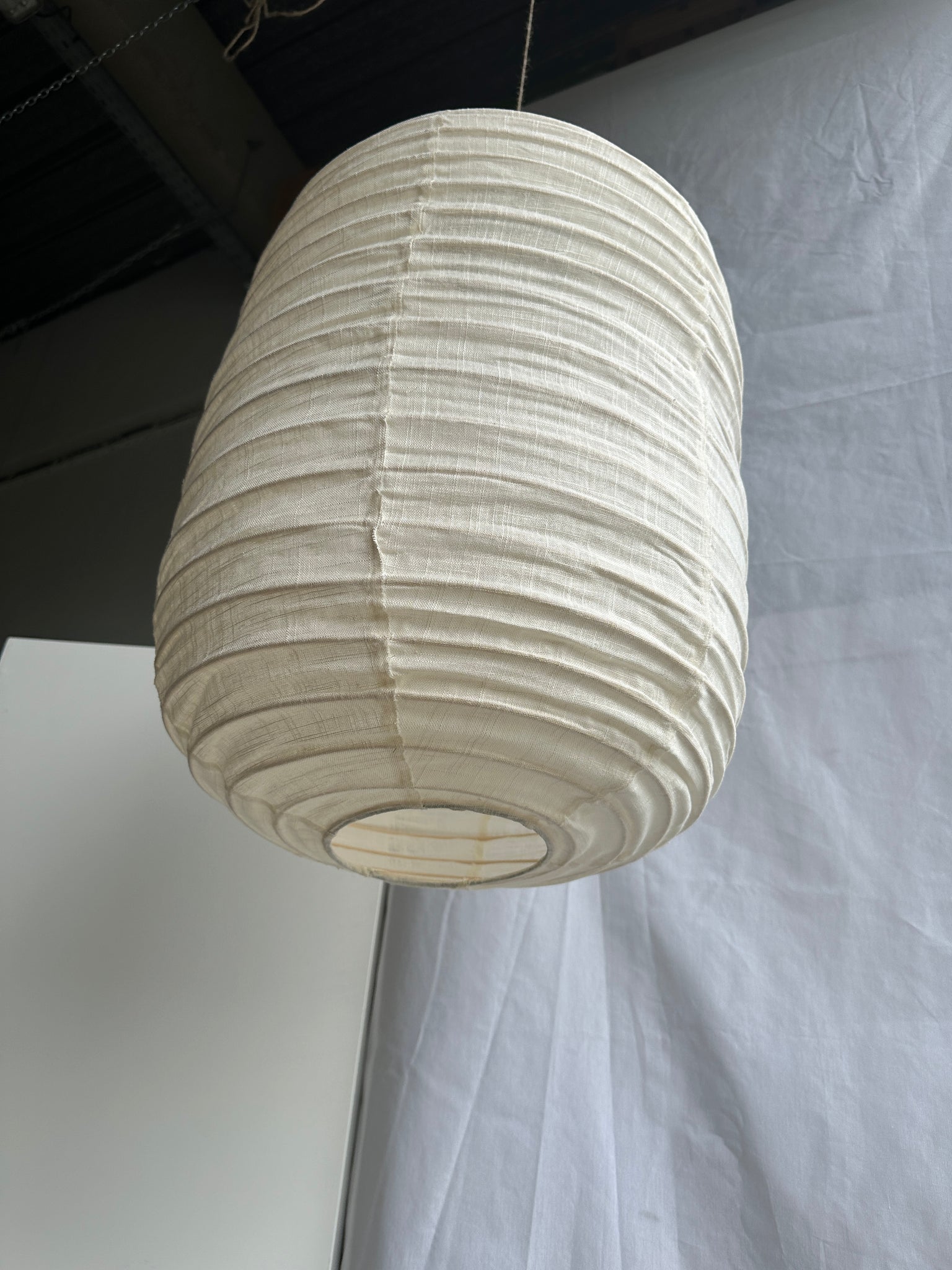 Moyenne suspension en rotin et lin naturel japonisante en forme de lanterne H60 D45