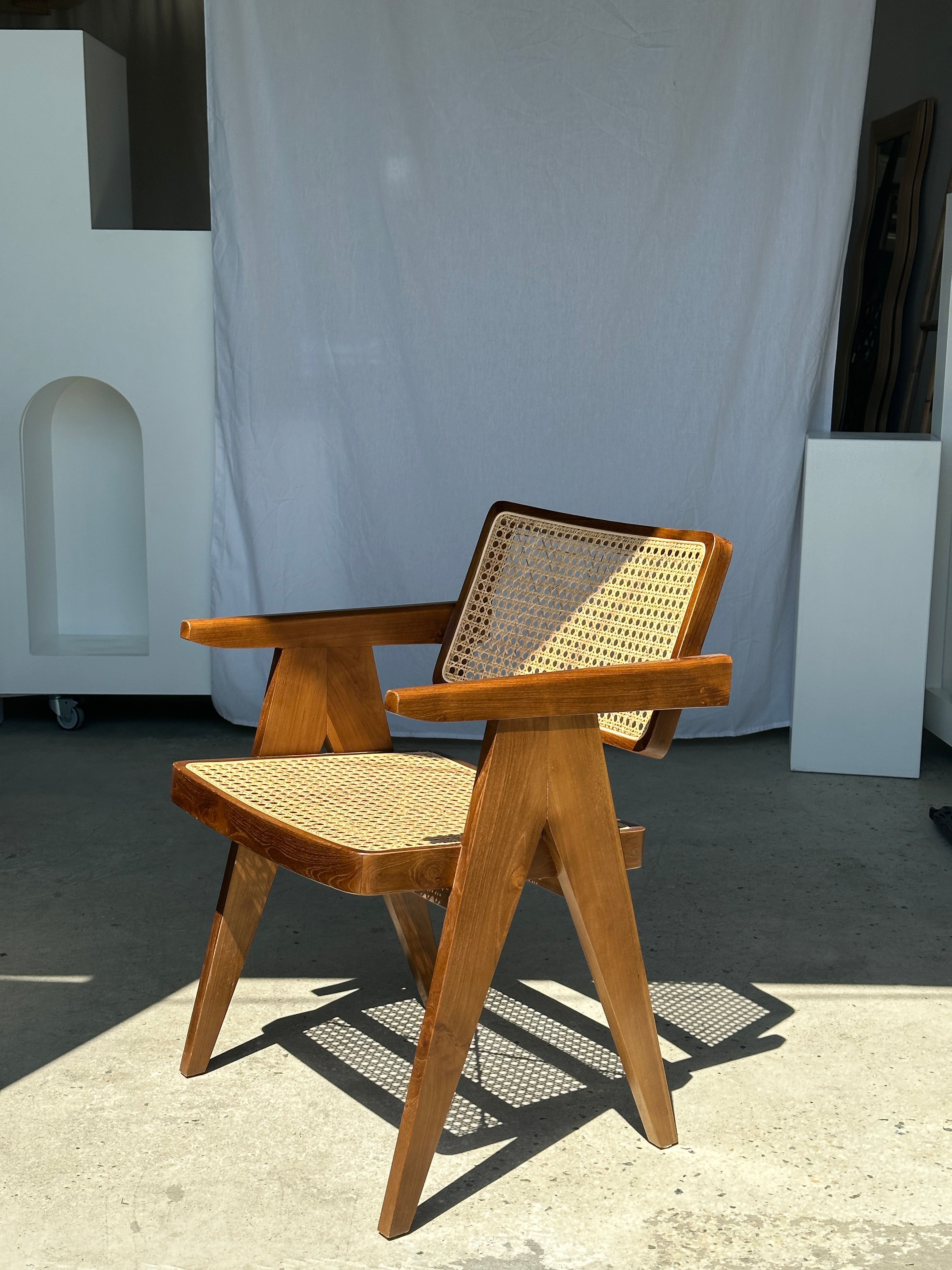 Ensemble bureau et fauteuil canné en pin 80's