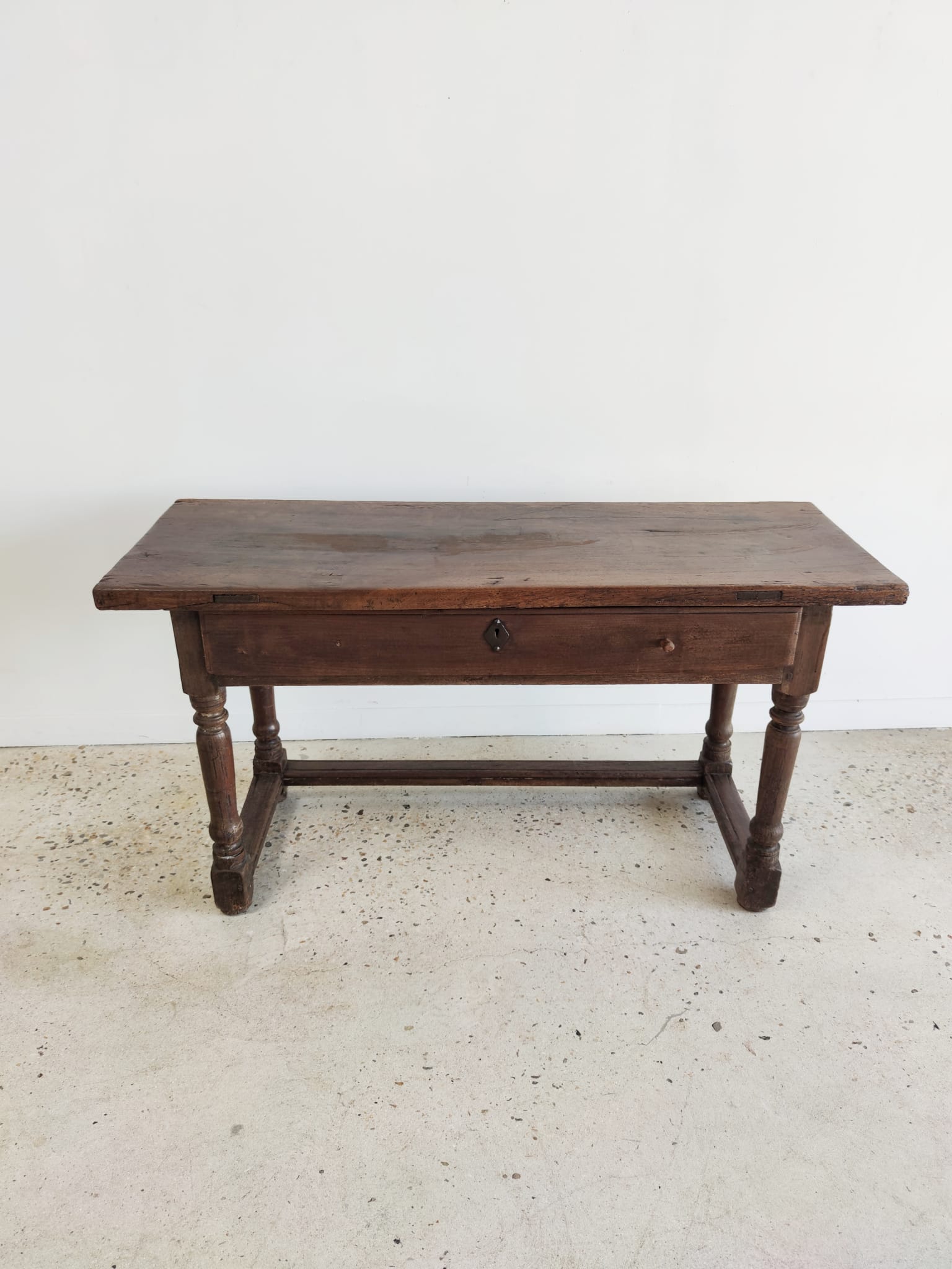 Ancienne table de ferme en chêne pouvant servir de bureau