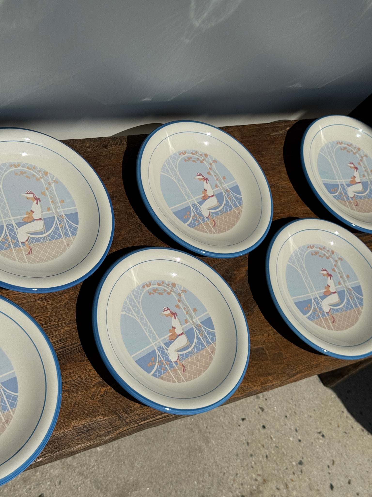 Lot de 3 assiettes creuses et 3 assiettes à dessert et 6 assiettes éclat, vaisselle italienne à motif de femmes en bord de mer