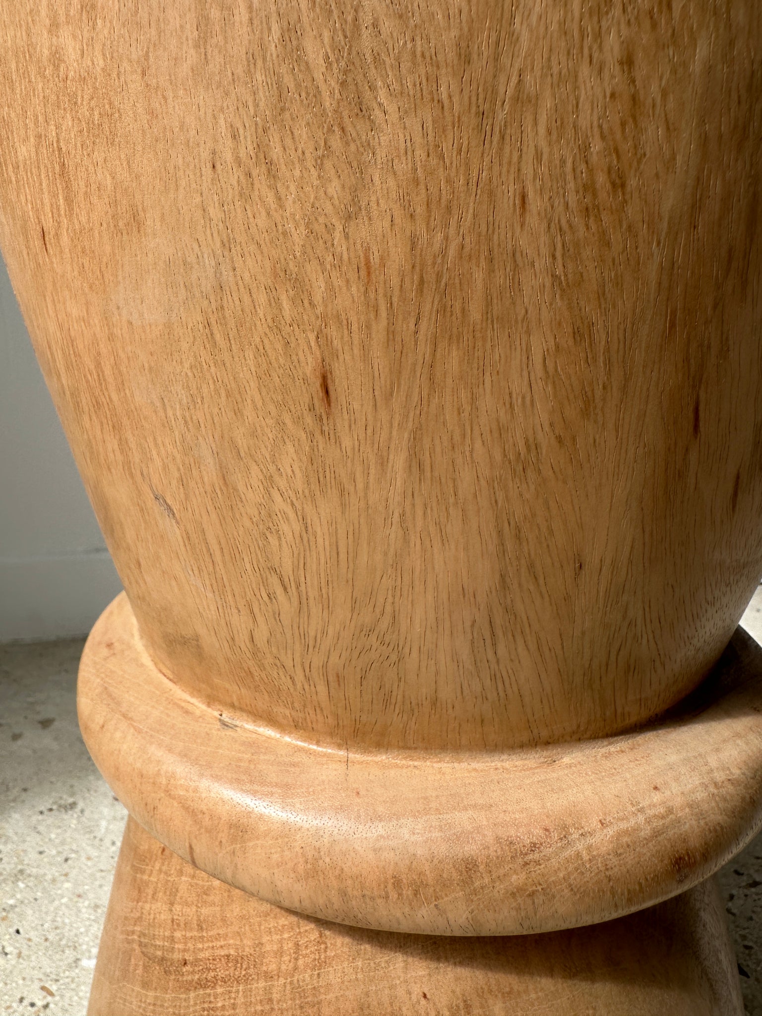 Table d'appoint, bout de canapé ou tabouret en manguier naturel monoxyle en forme de bobine H:46cm D:27cm