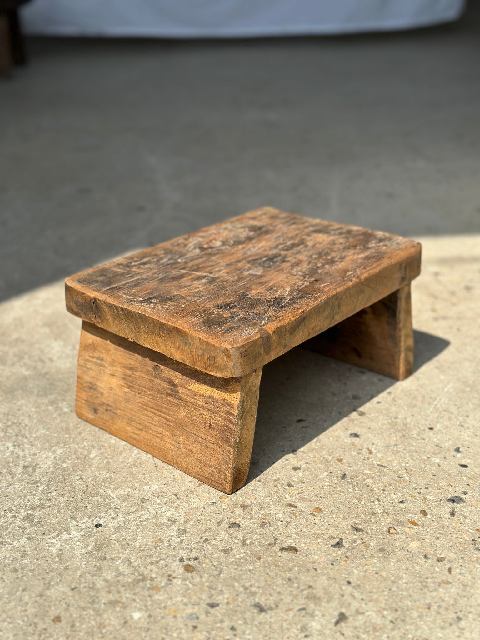 Petit stool, tabouret d'appoint en teck ancien, repose-pied
