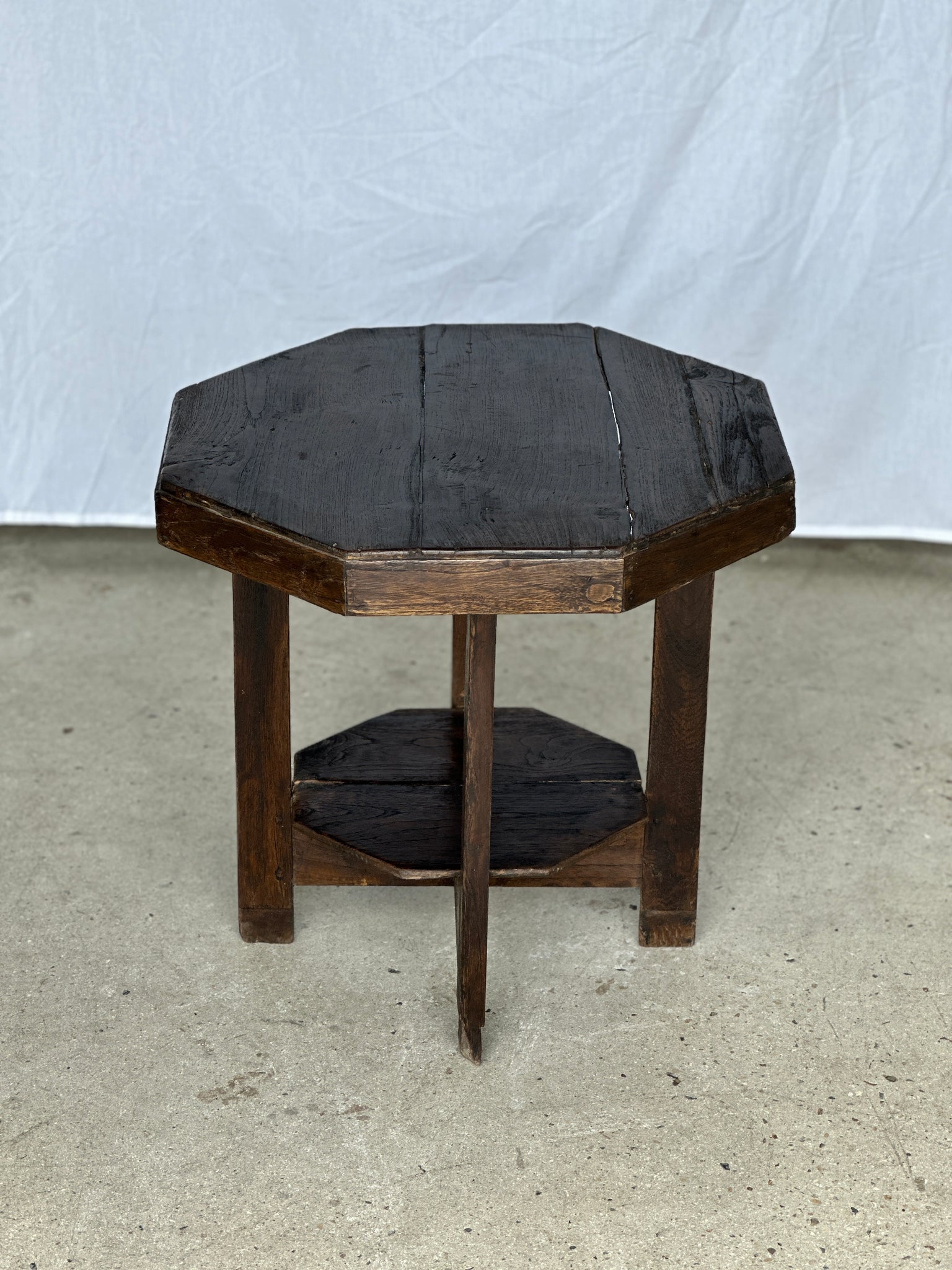 Guéridon ou petite table d'appoint octogonale piètement quadripode à entretoise de style moderniste vintage