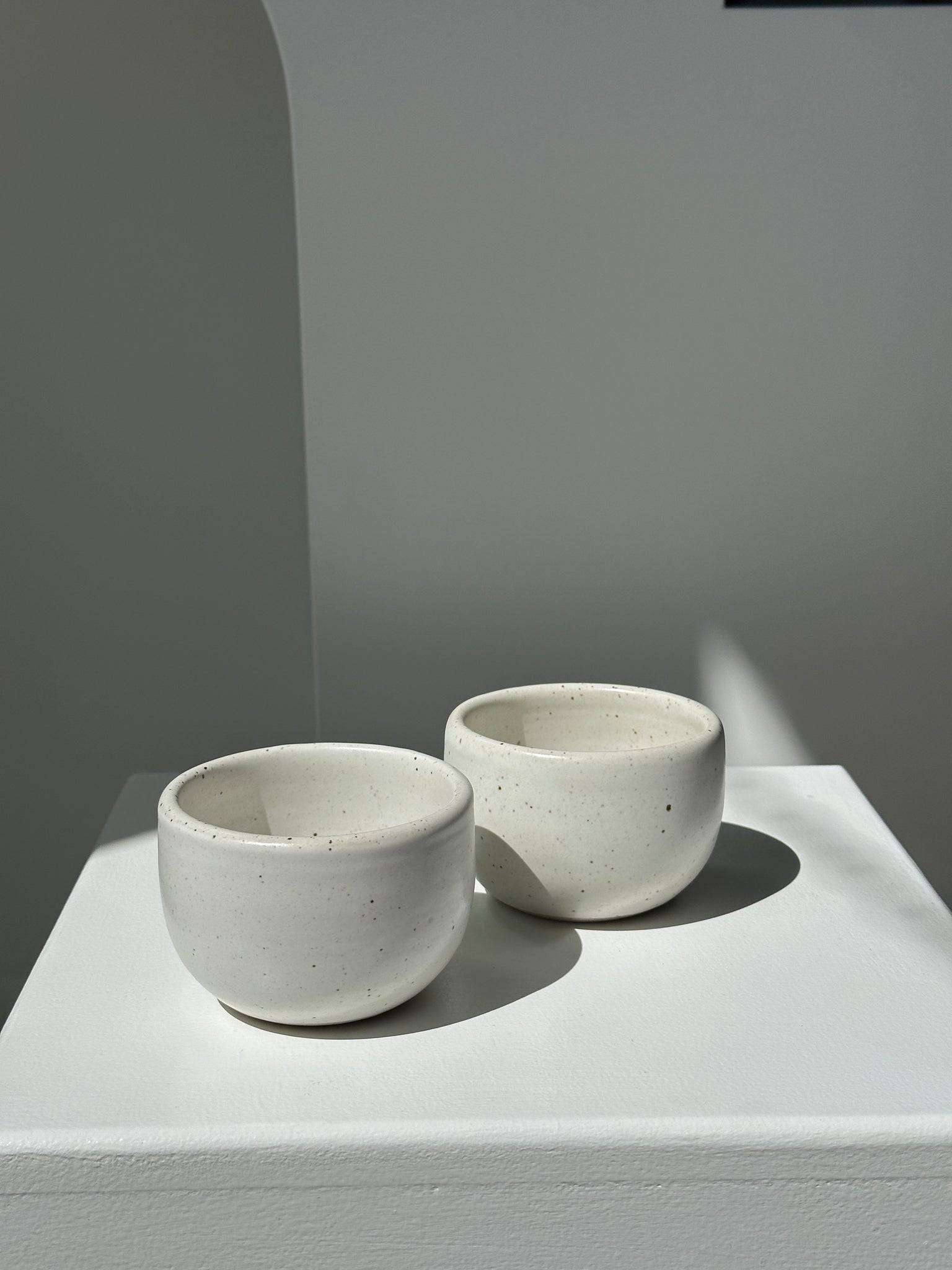 Trio de tasses en céramique blanches D9cm