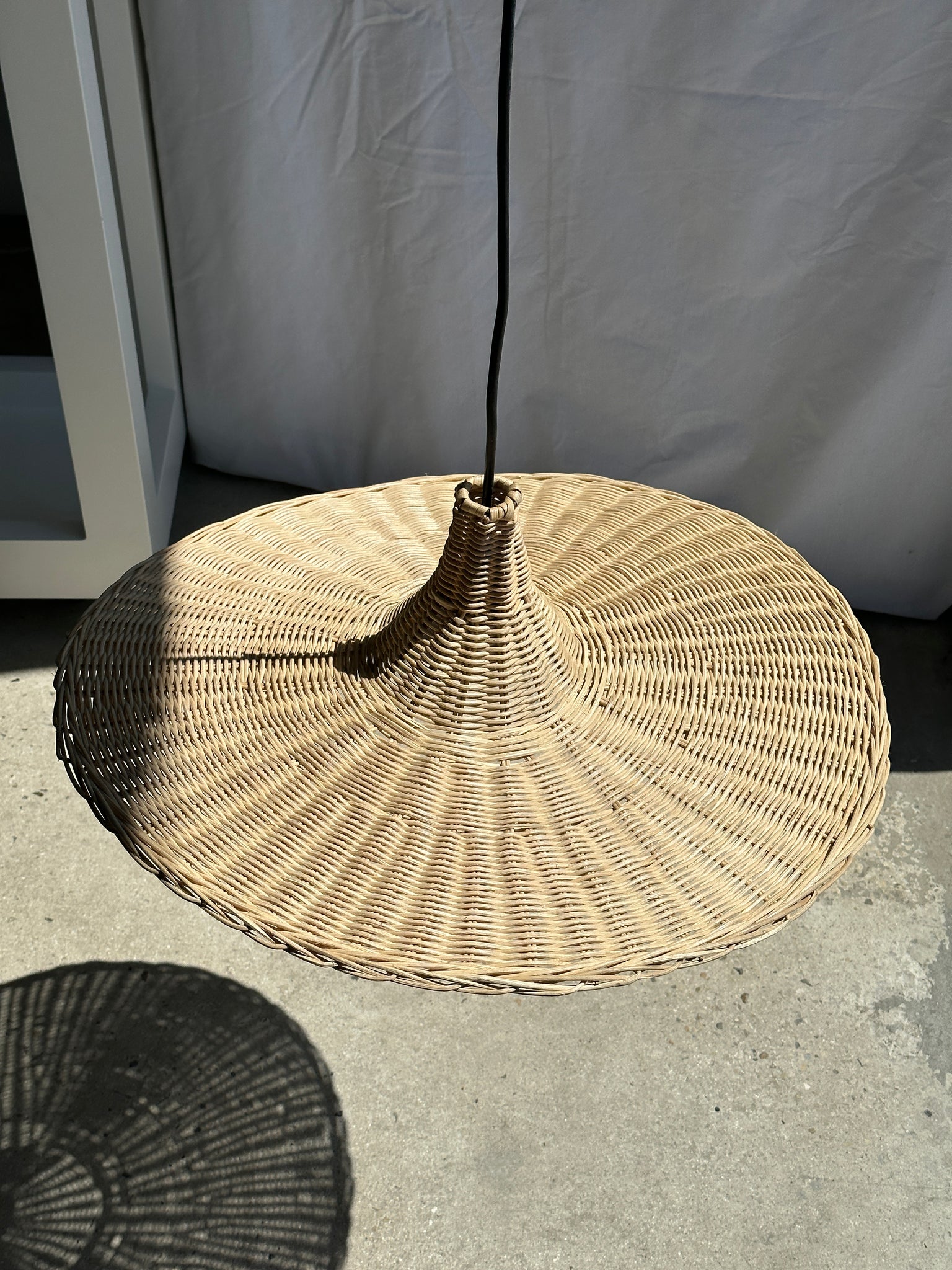 Petite suspension, luminaire en rotin en forme chapeau D:60cm