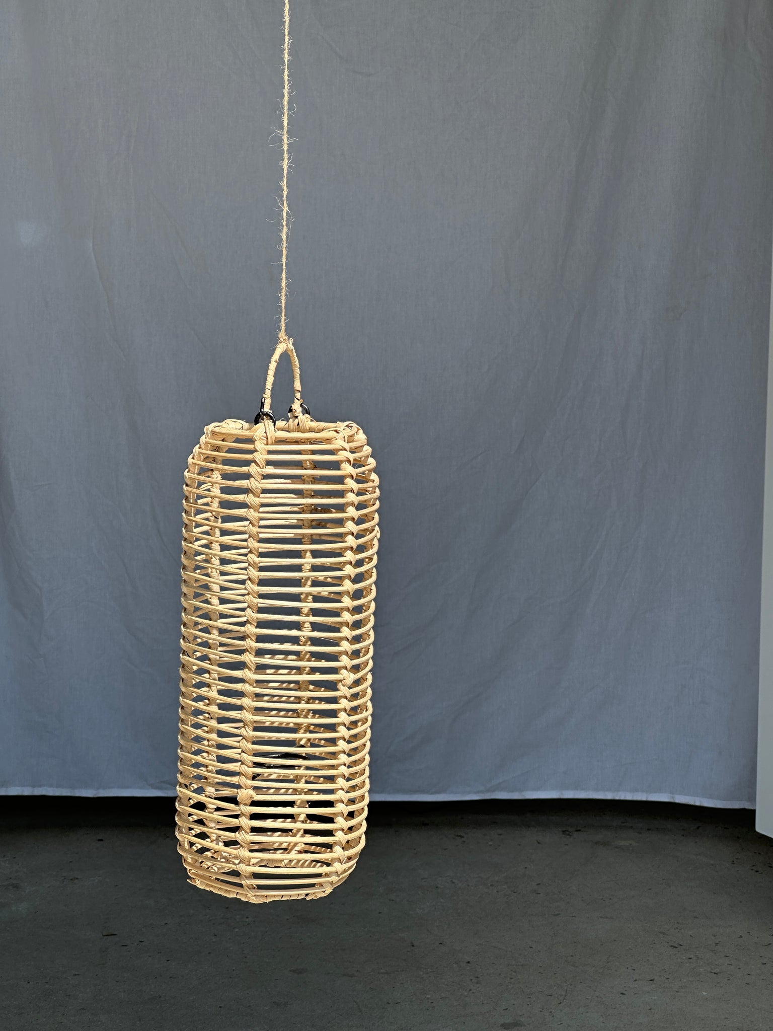 Petite suspension en rotin en forme de lanterne H35 D15