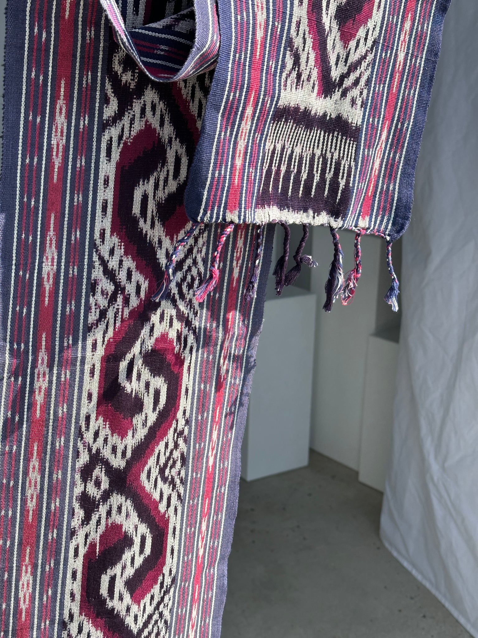 Ikat indonésien violet et fuchsia, tissu traditionnel 190x26cm