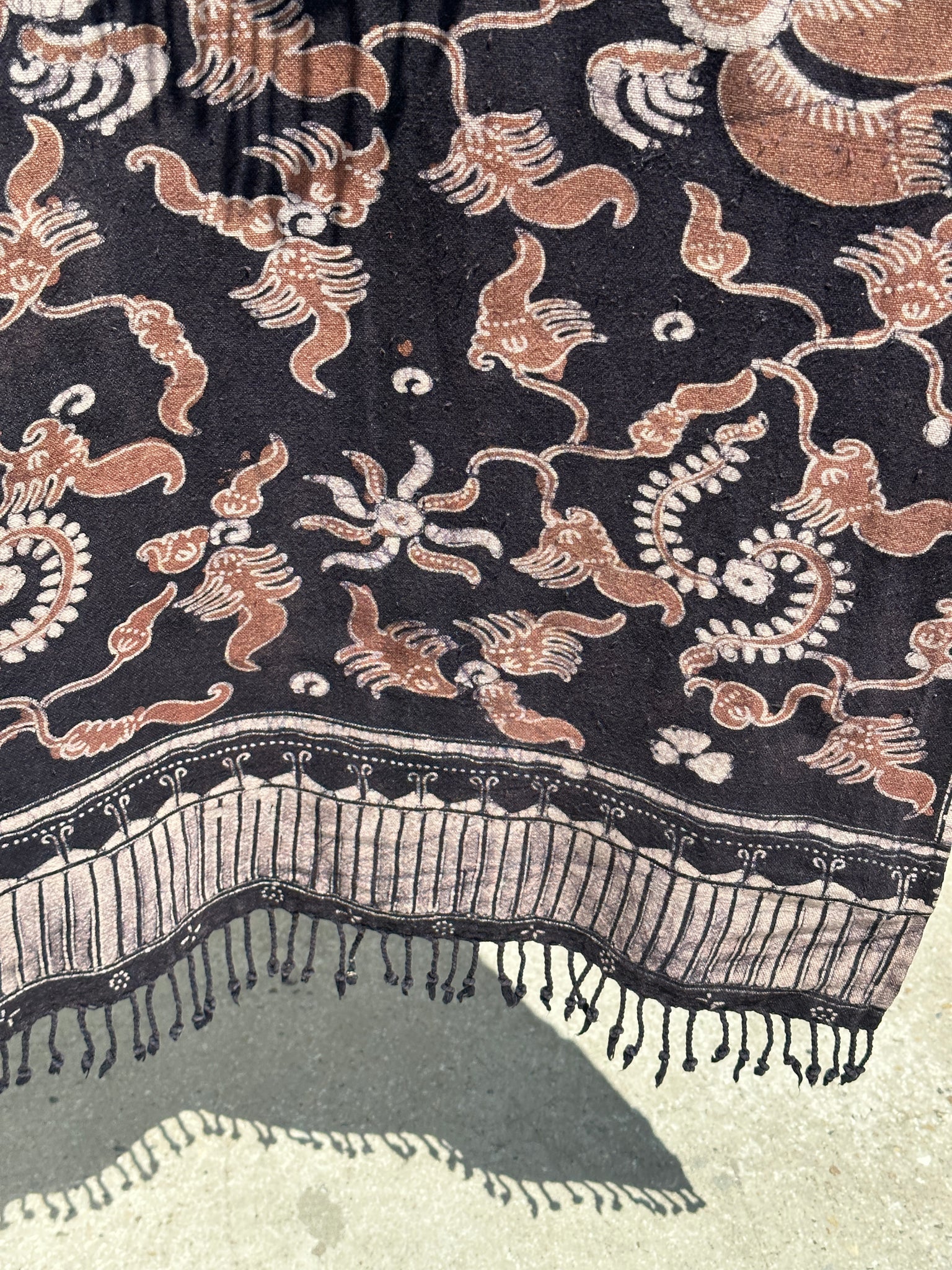 Batik imprimé noir et marron, tissu cérémoniel indonésien 185x50