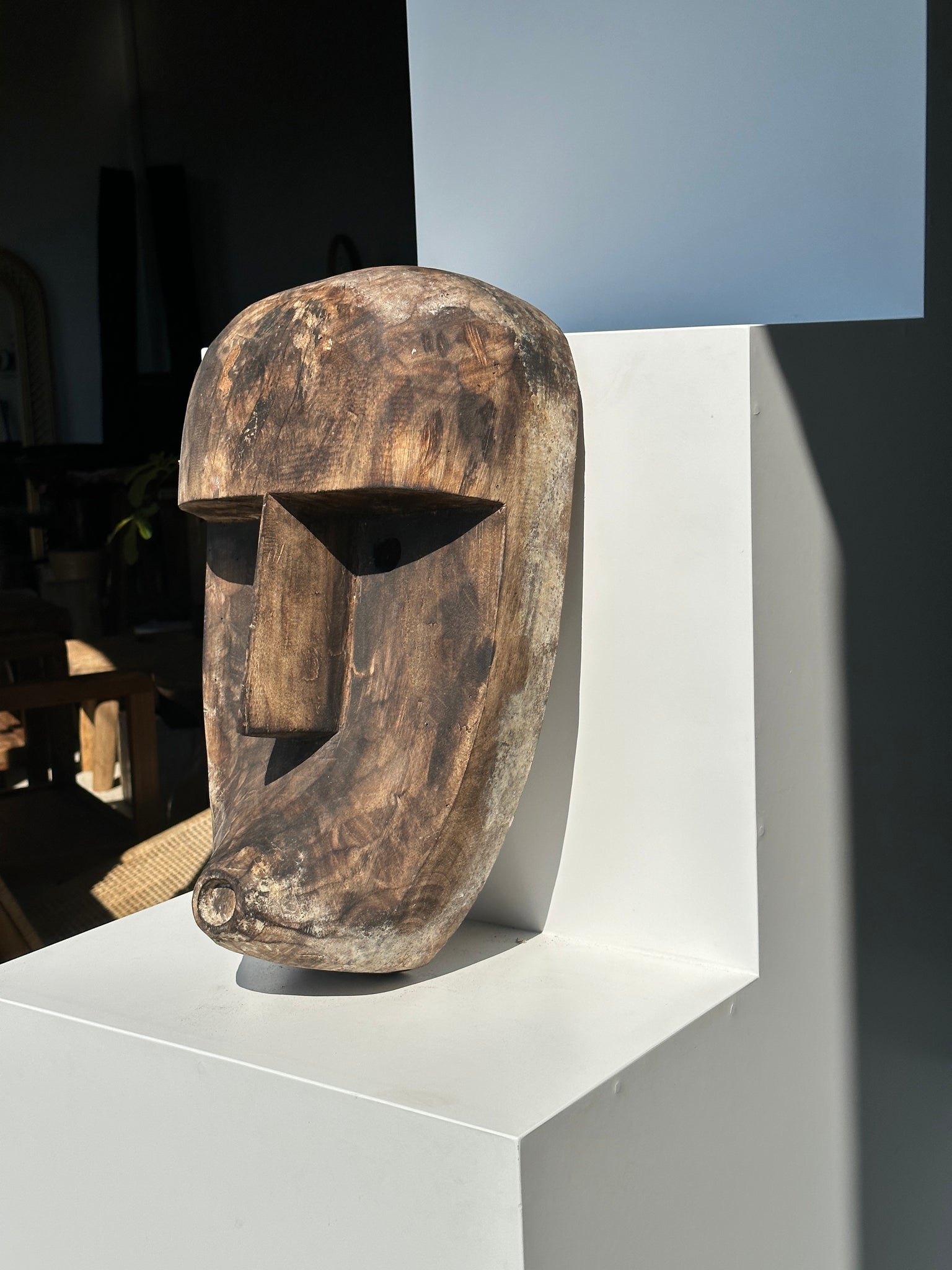 Grand masque Timor en bois patiné H:50cm (3)