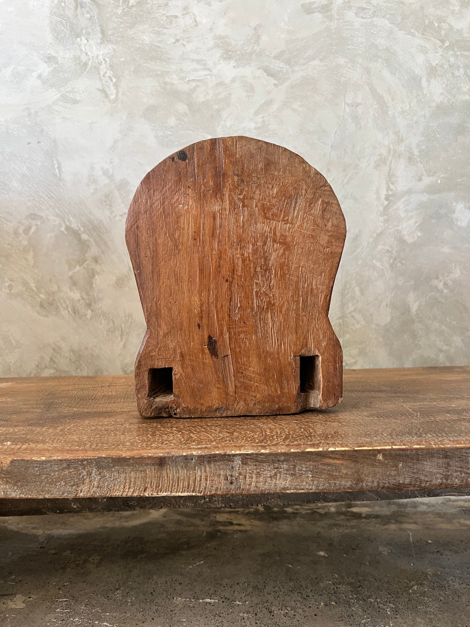 Cloche en bois sculpté indonésienne décorative H22 L18