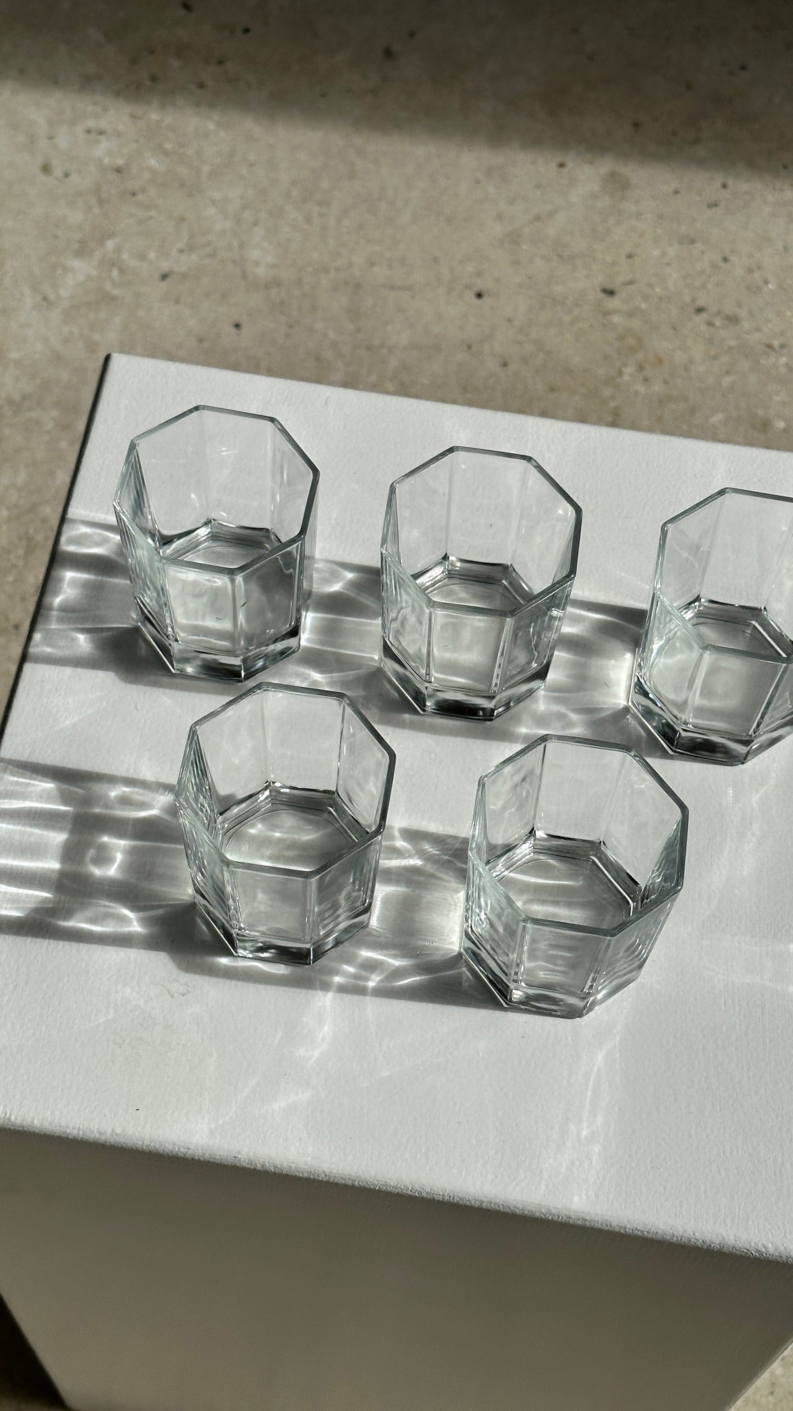 5 petits verres en verre octogonaux