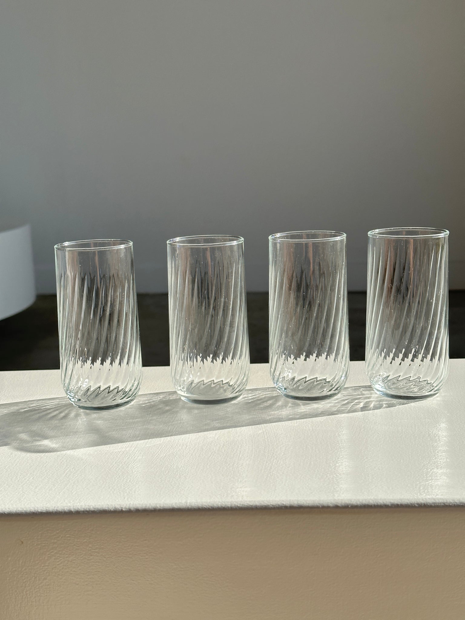 Lot de 4 verres à eau transparent torsadé H:12cm
