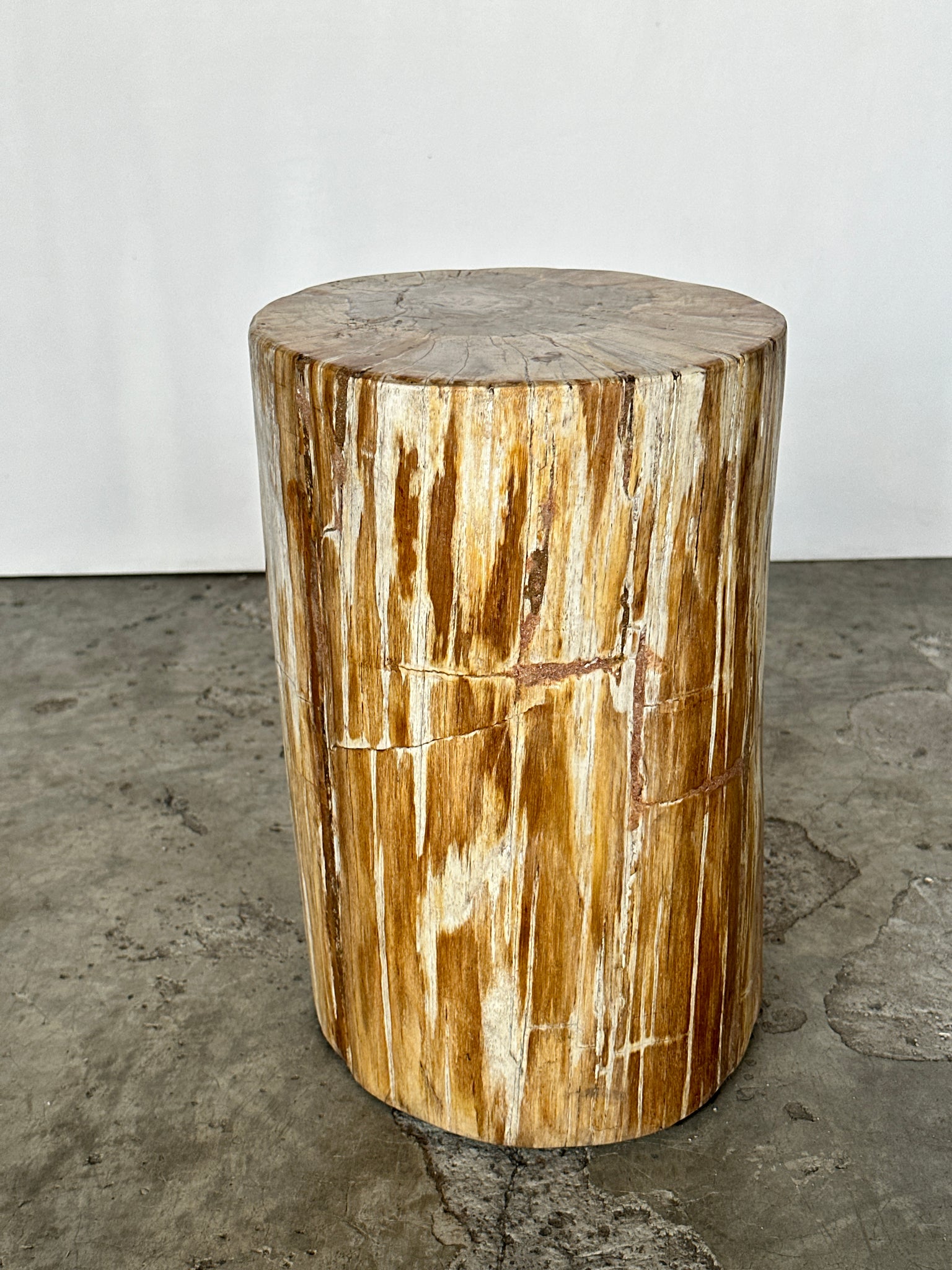 Table d'appoint en bois pétrifié mordoré cœur gris H:35 D:23-4