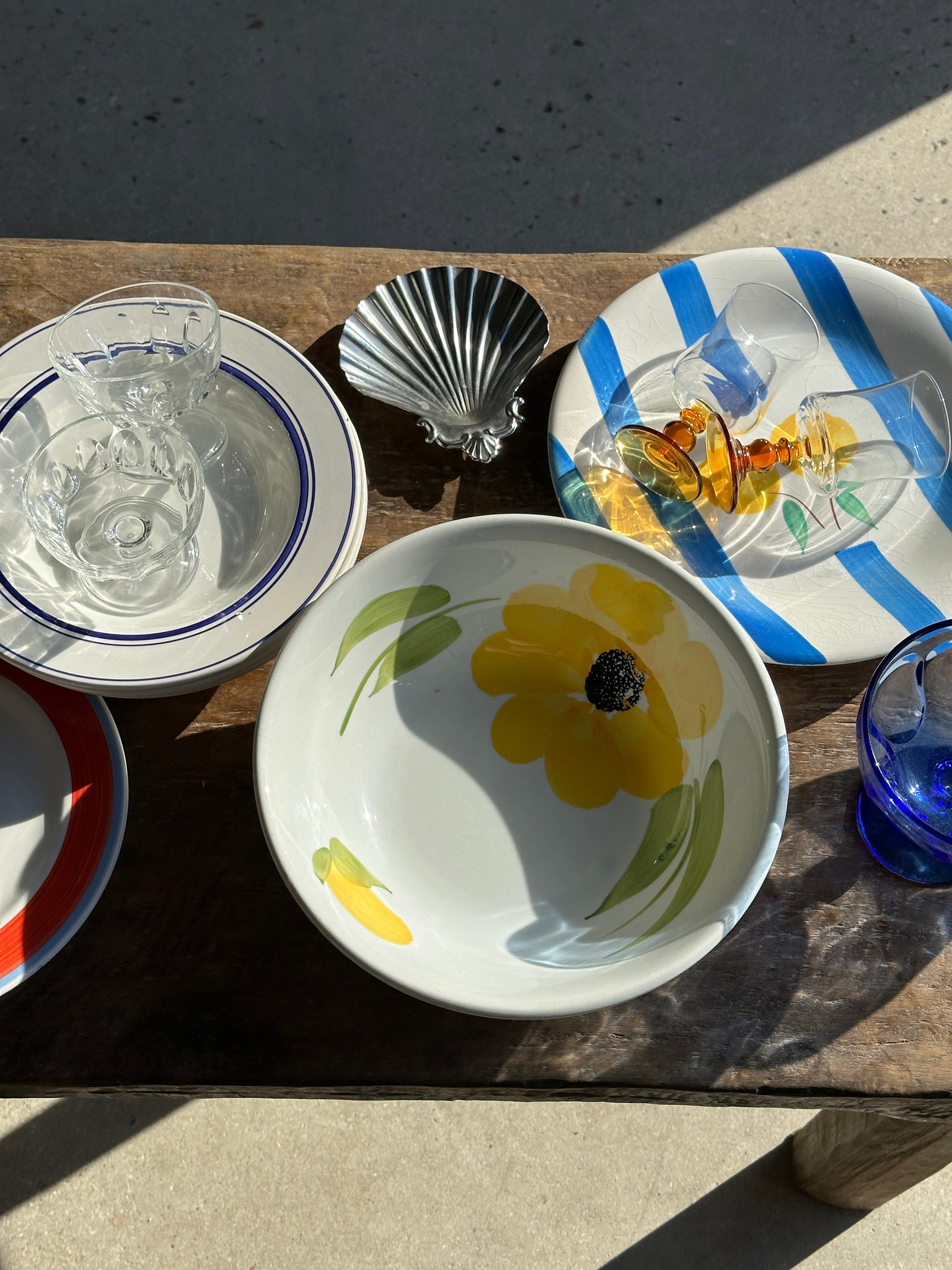 3 grandes assiettes italiennes à motif de rayures bleues et de citrons