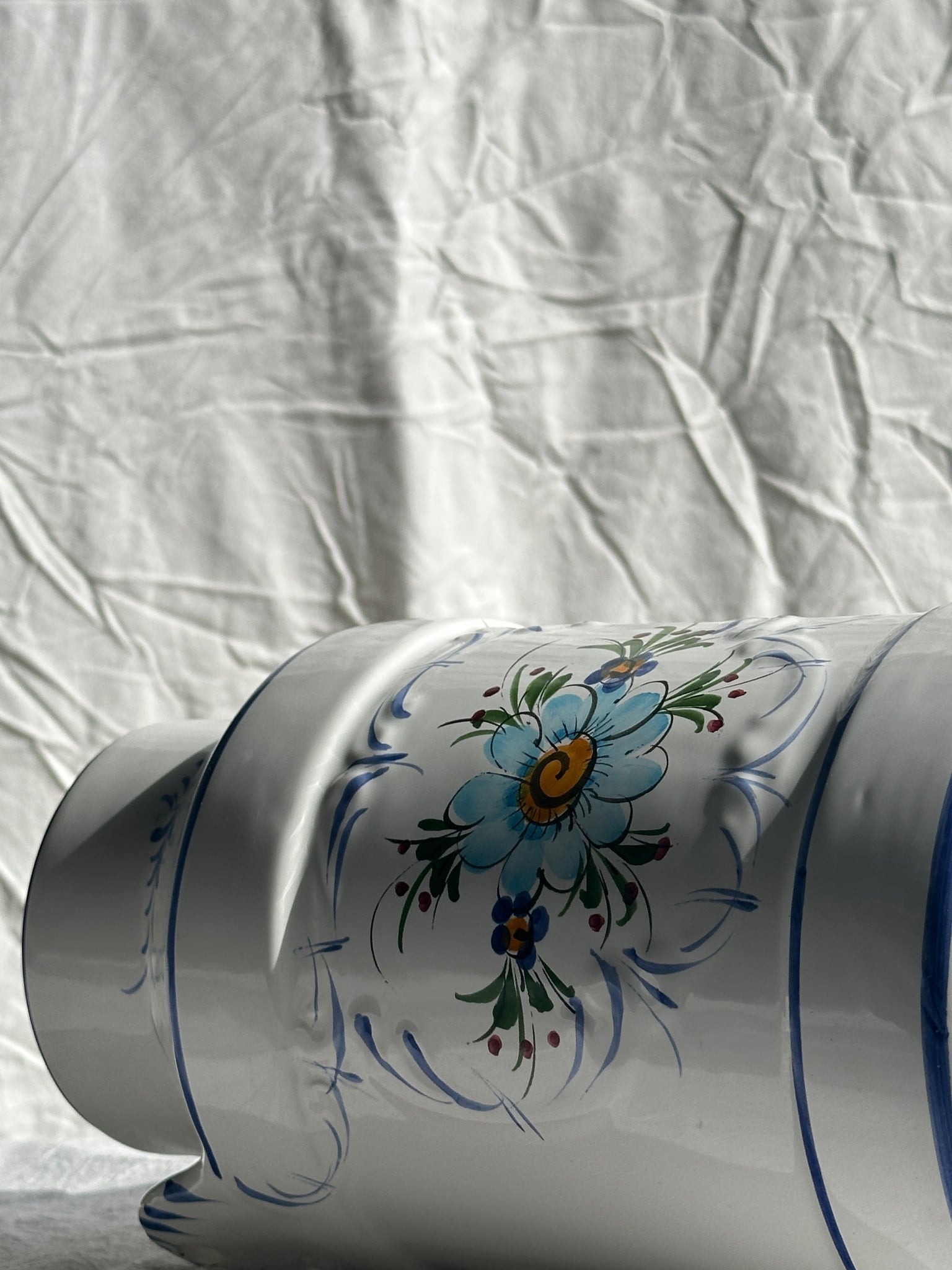 Pot à lait en faïence peint à la main vase