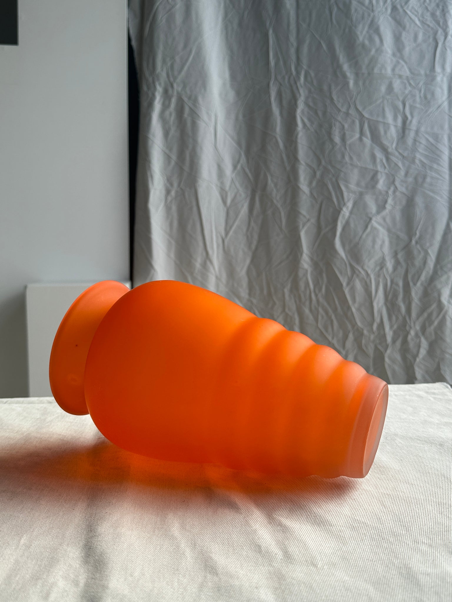 Vase orange vintage en verre