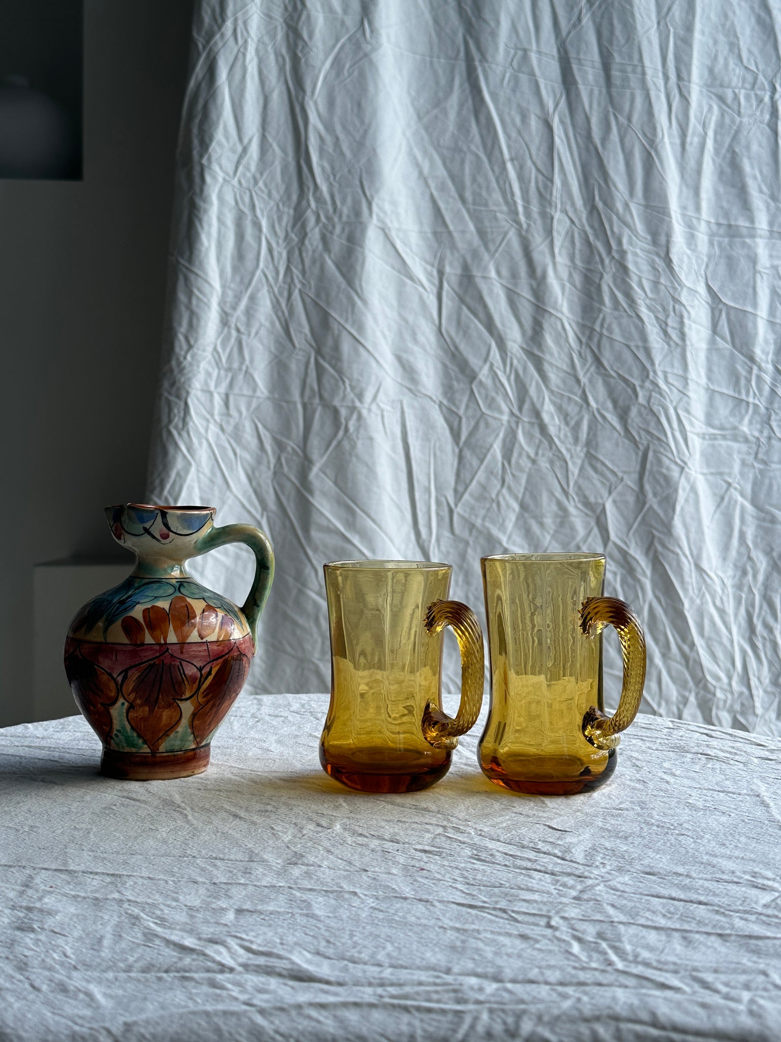 Duo de tasses à anses en verre jaune vintage