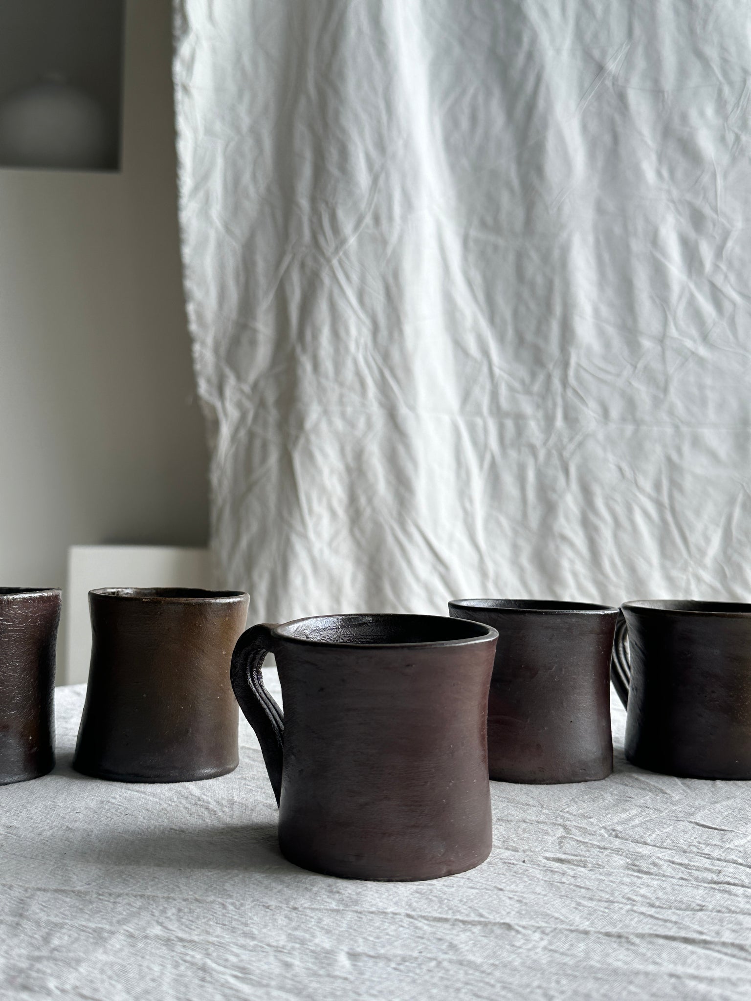 Ensemble de carafe et ses 6 mugs en terre cuite