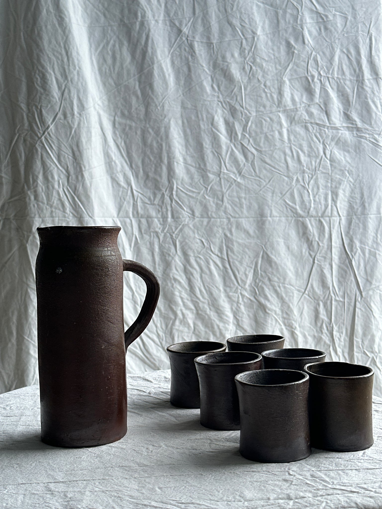 Ensemble de carafe et ses 6 mugs en terre cuite