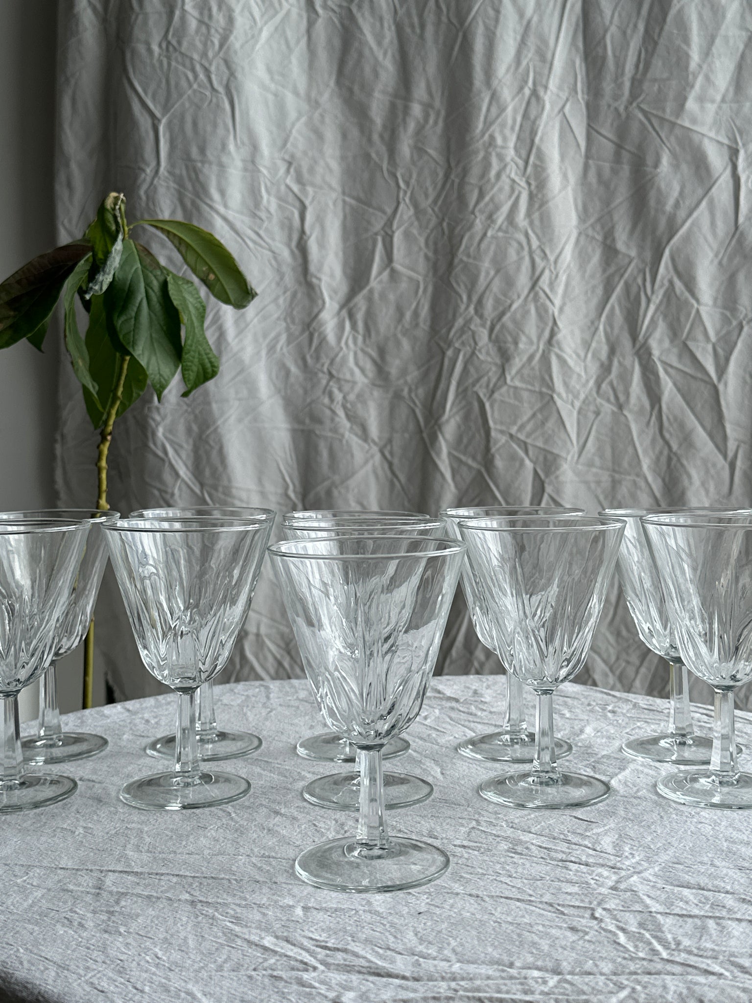 Lot de 10 verres classiques à eau à pied