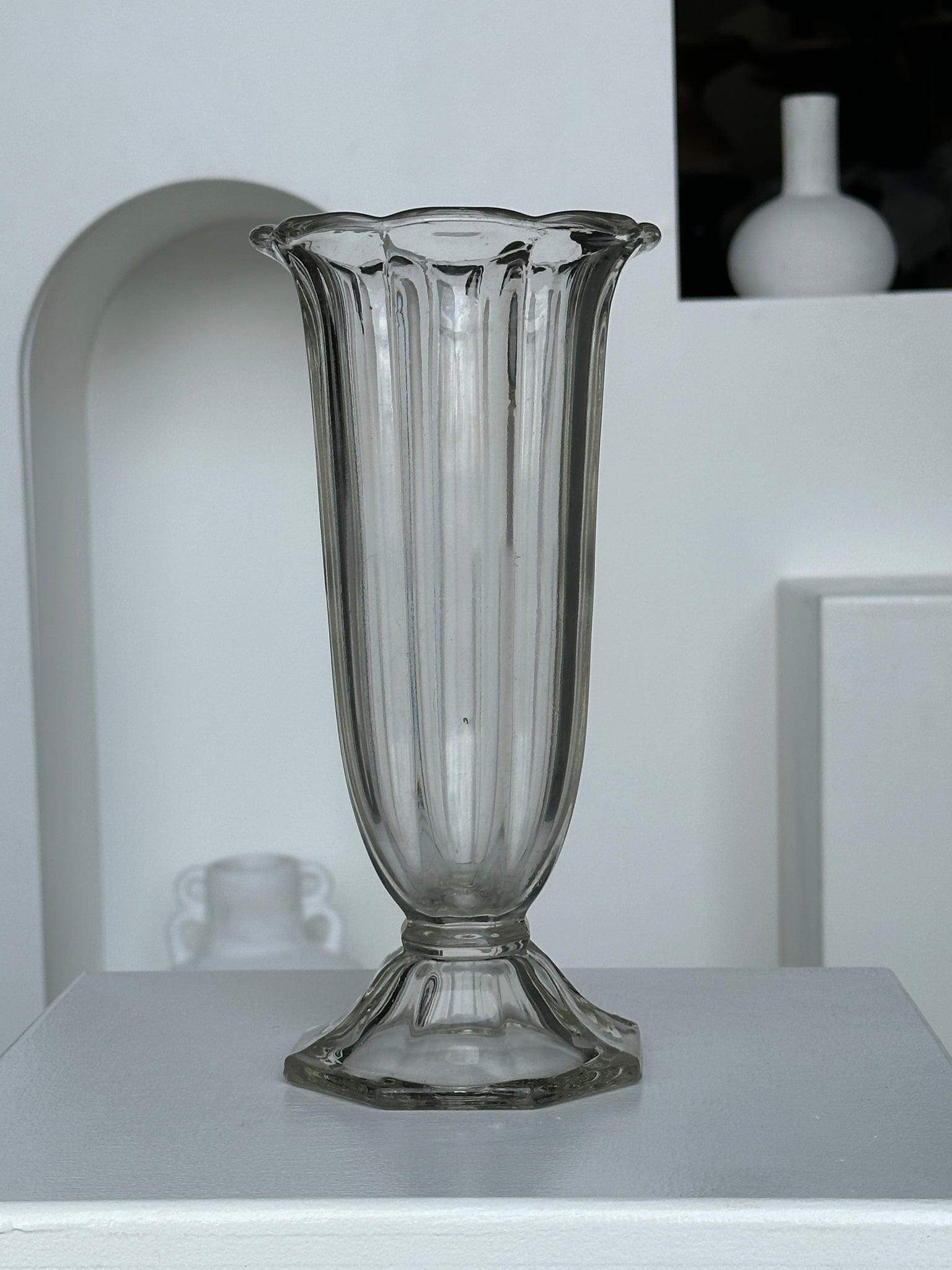 Vase en verre style art déco piedouche col évasé