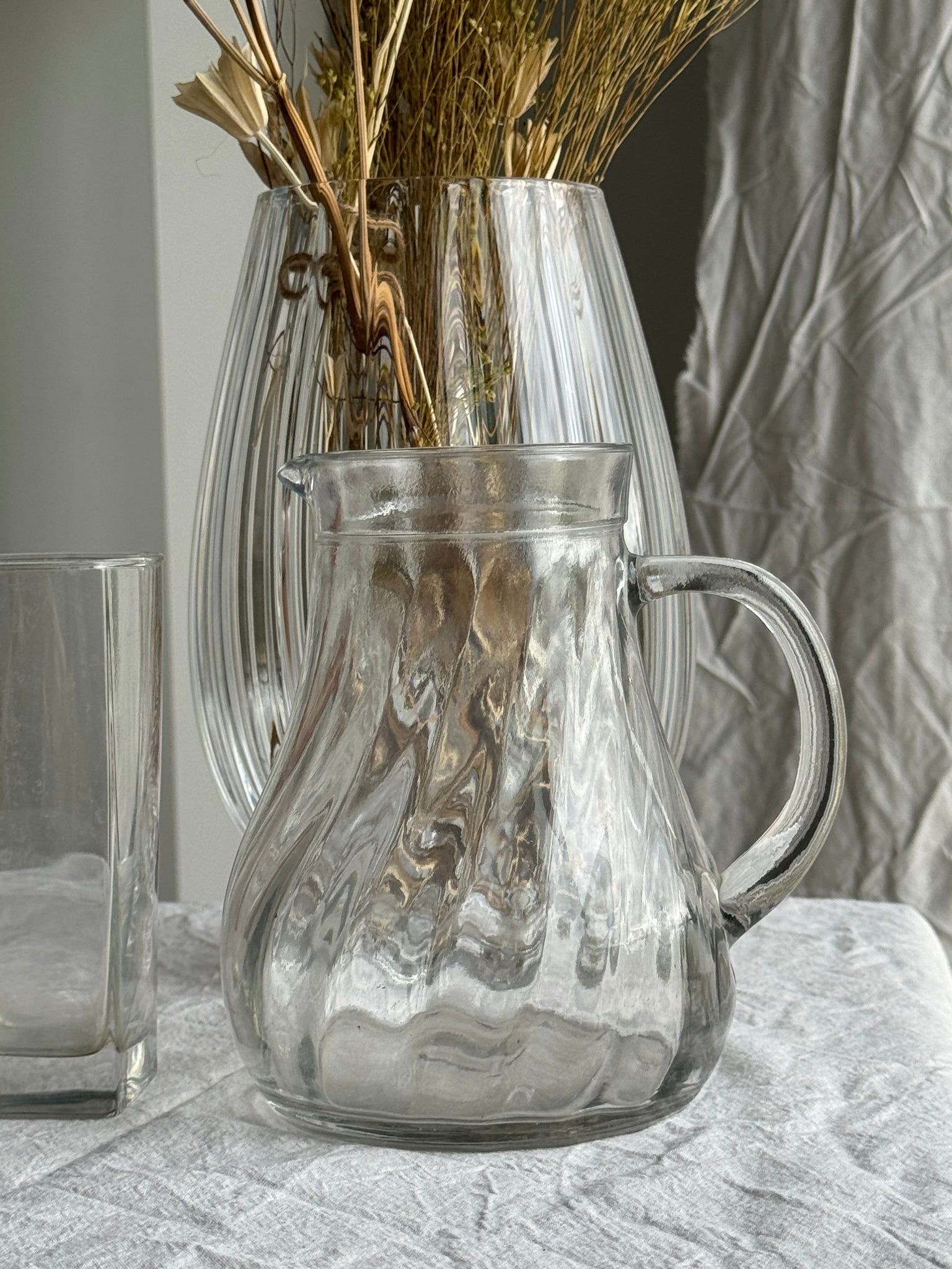 Carafe vintage striée à anse H:16