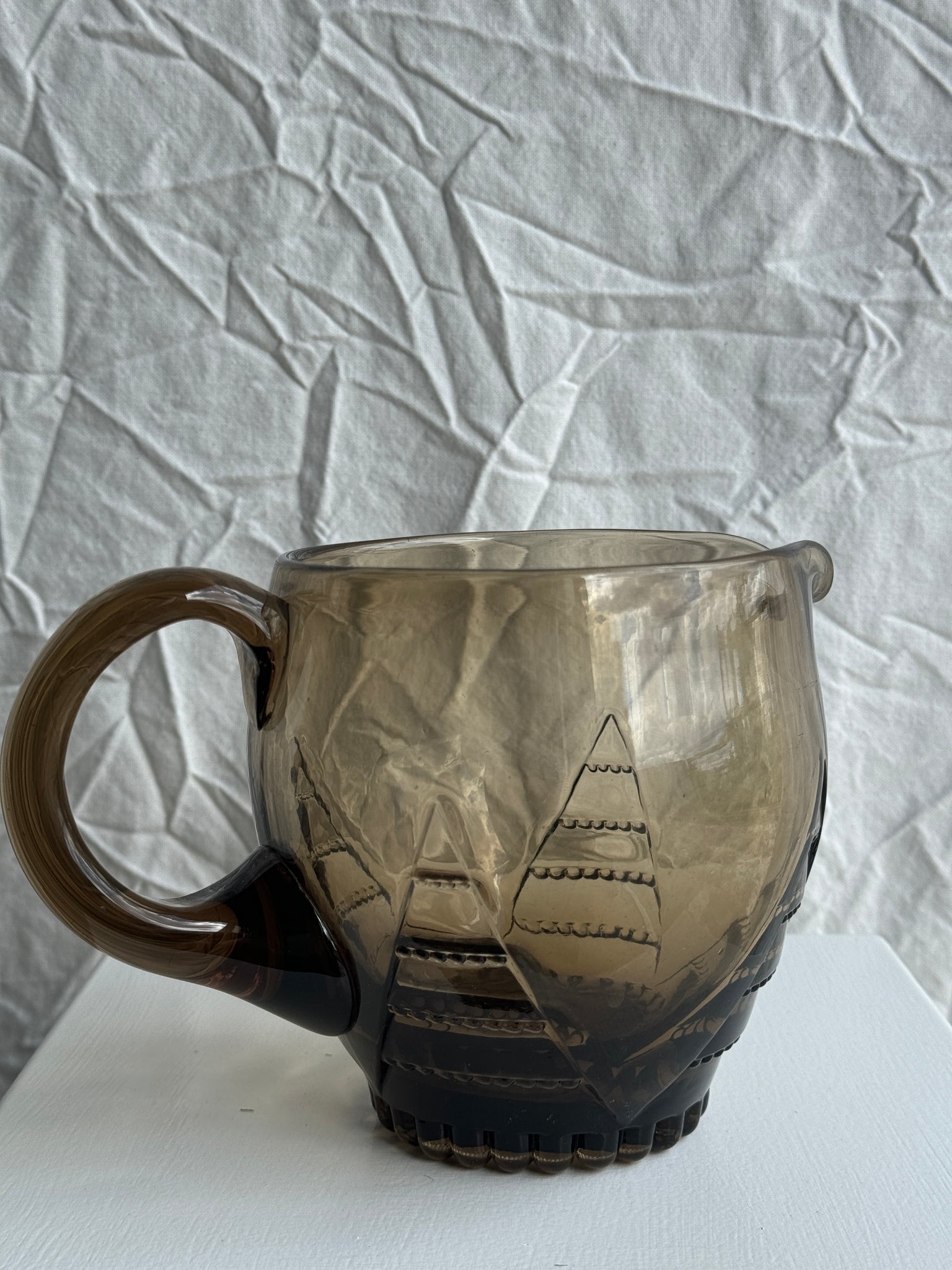 Carafe en verre fumé