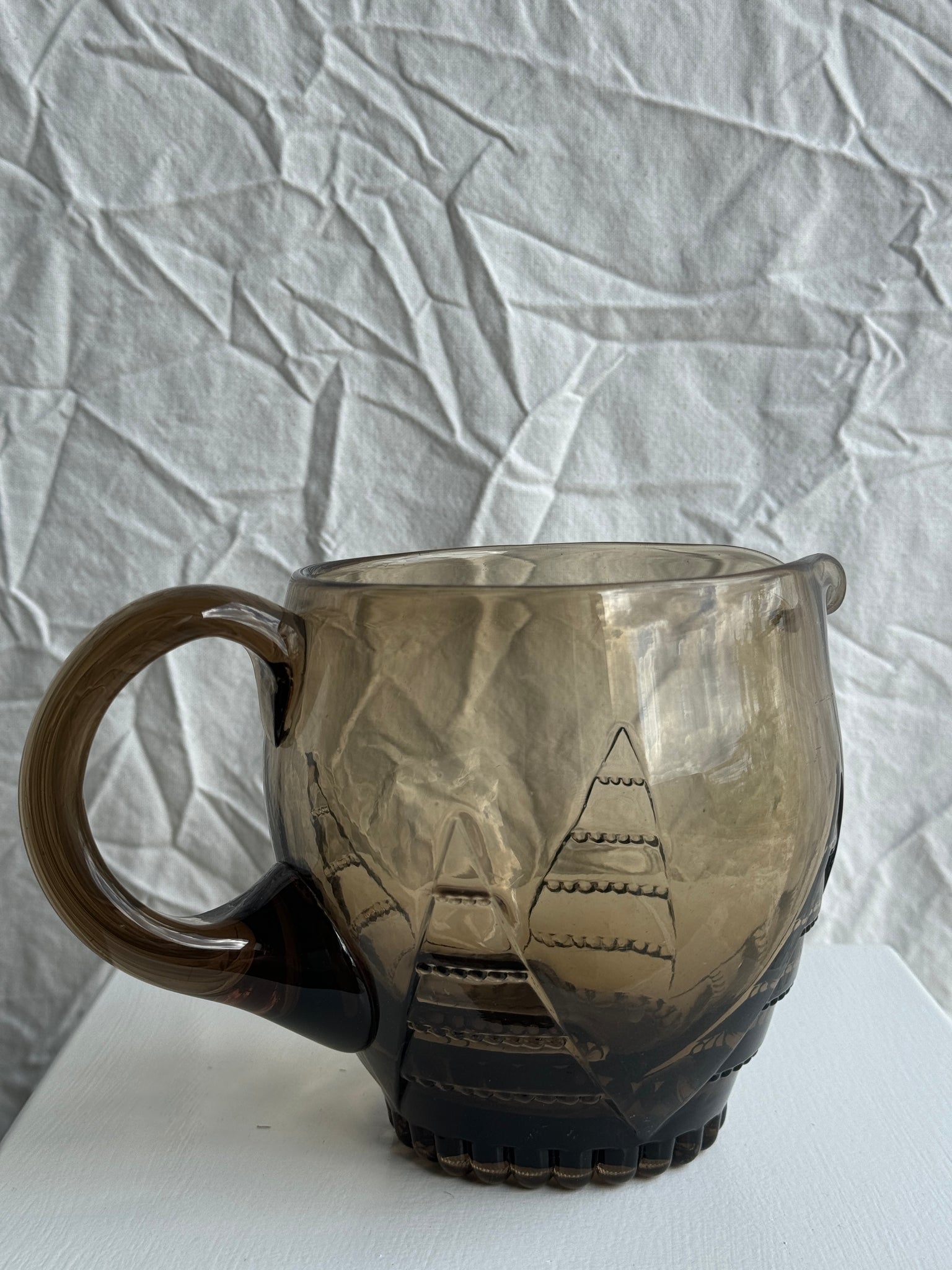 Carafe en verre fumé