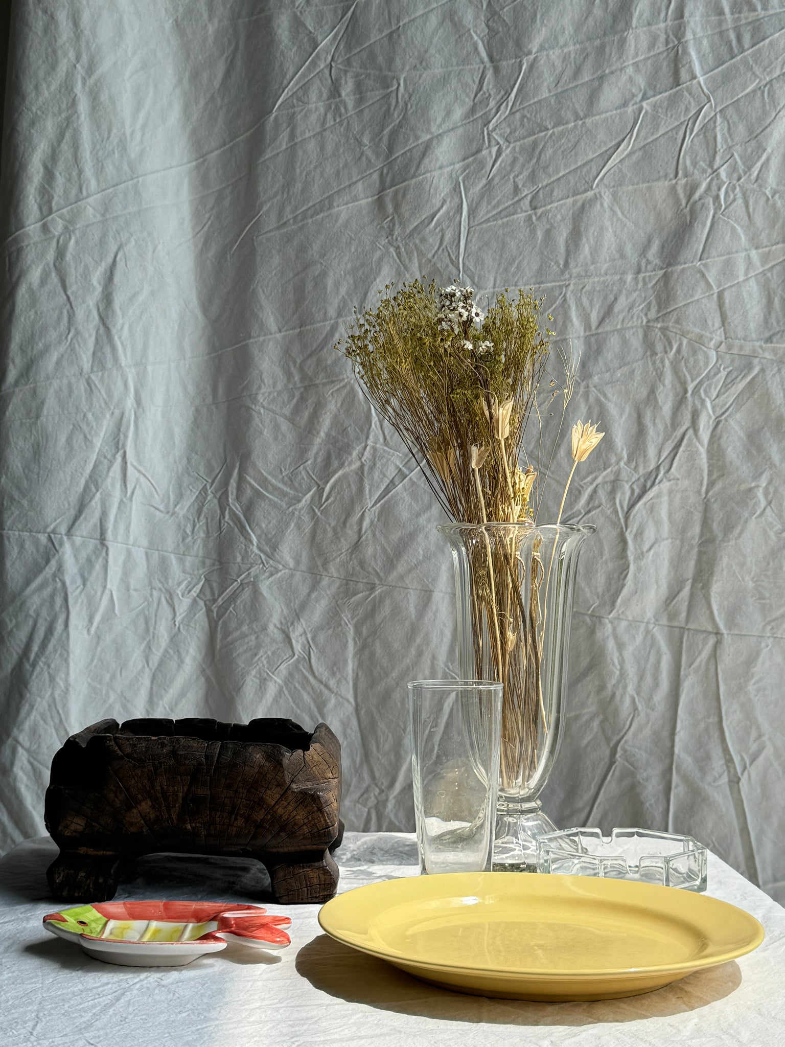 Lot de 4 assiettes jaunes années 90.