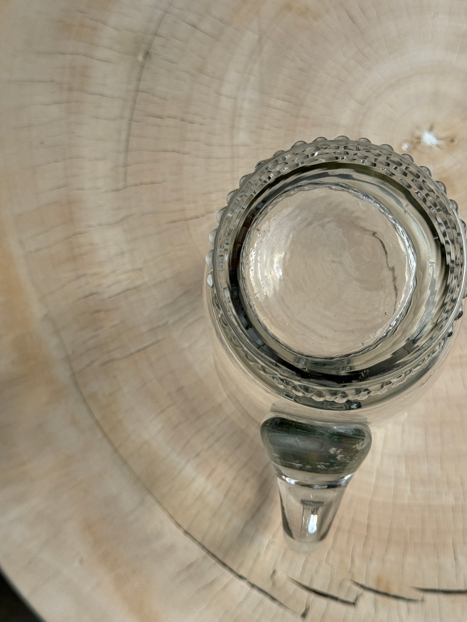 Carafe à anse en verre belle matière pied motifs billes de verre H21