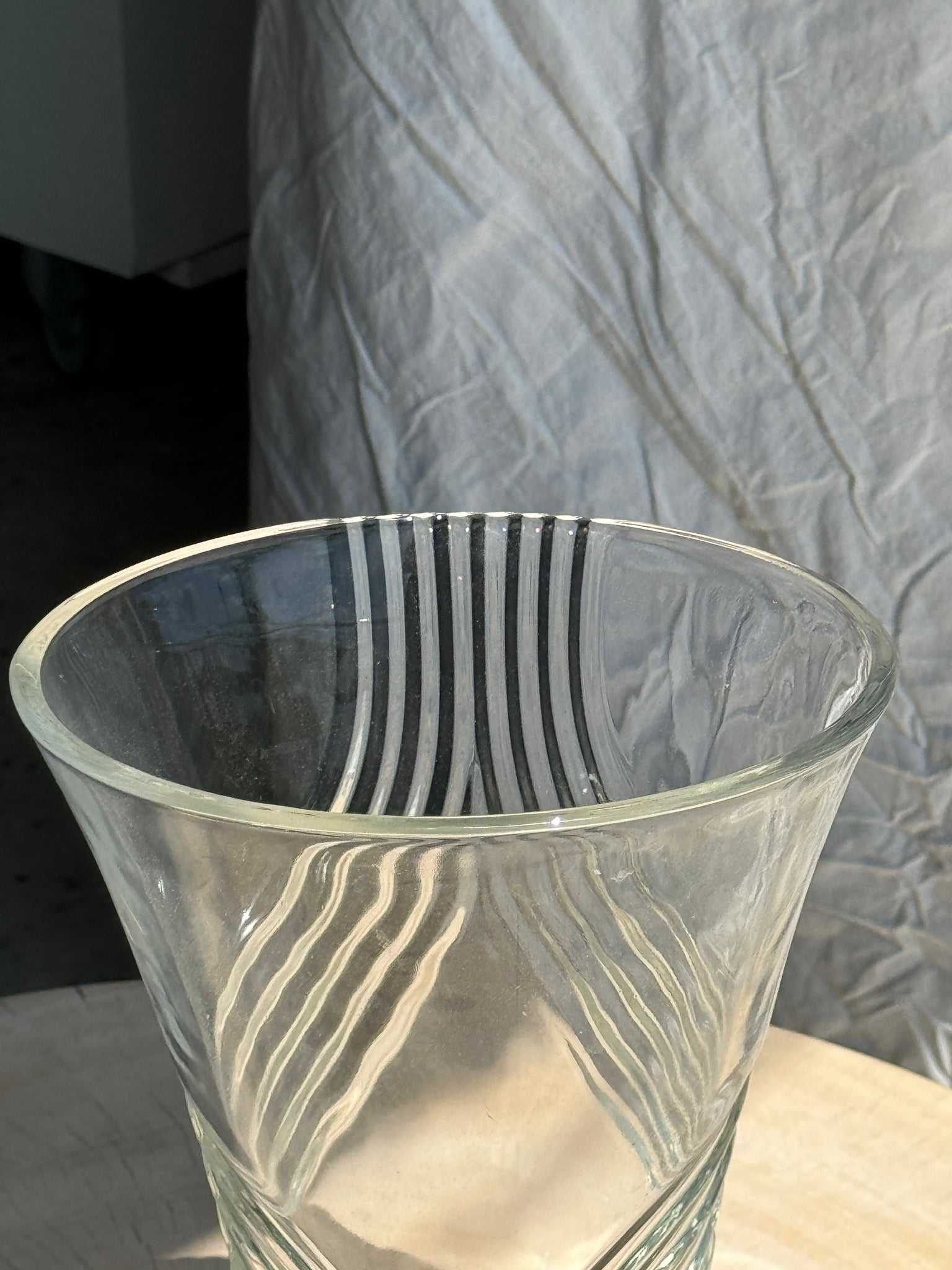 Grand vase en verre géométrique H30