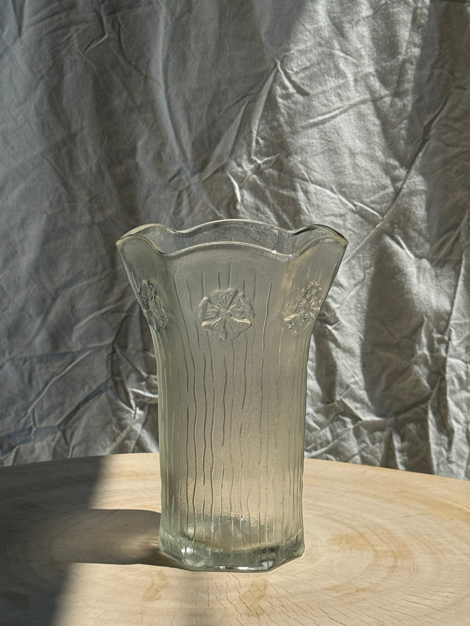 Vase en verre vintage à motifs de fleurs stylisées col évasé H22