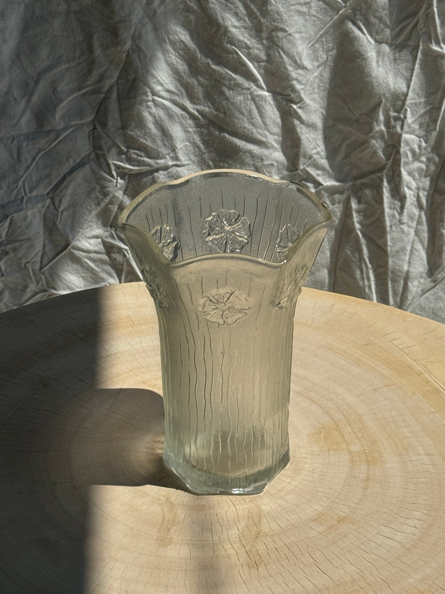 Vase en verre vintage à motifs de fleurs stylisées col évasé H22