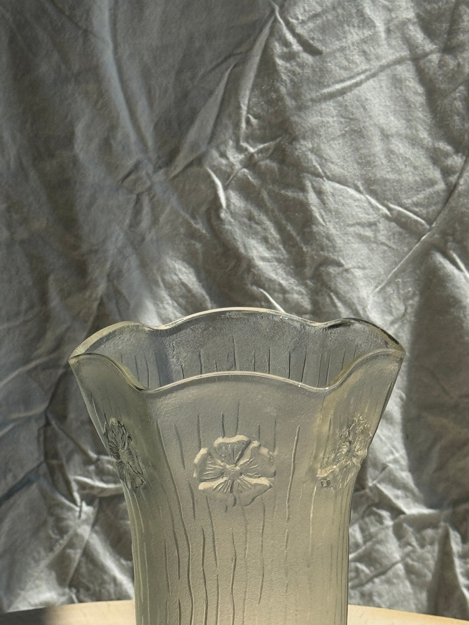 Vase en verre vintage à motifs de fleurs stylisées col évasé H22