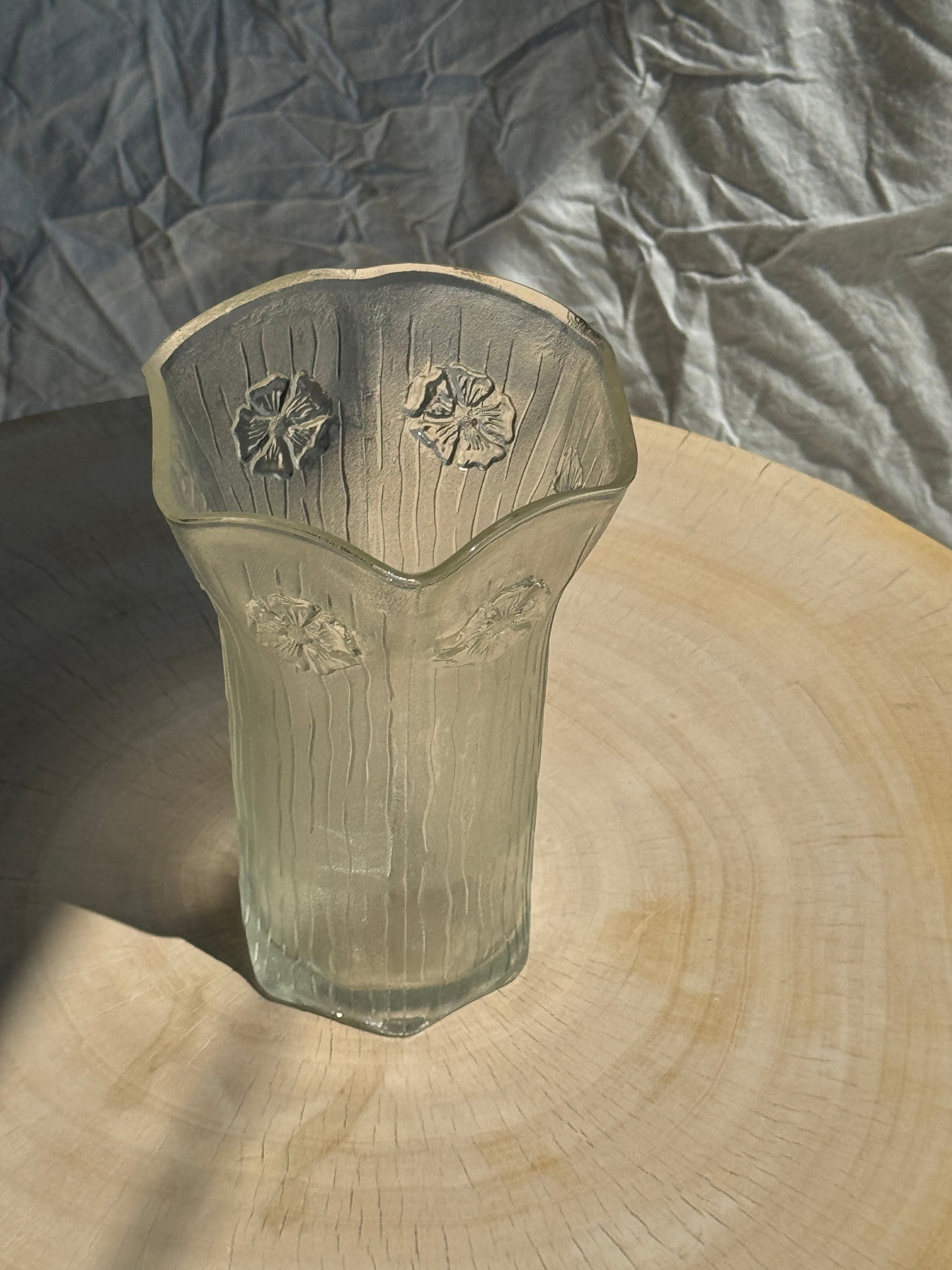 Vase en verre vintage à motifs de fleurs stylisées col évasé H22