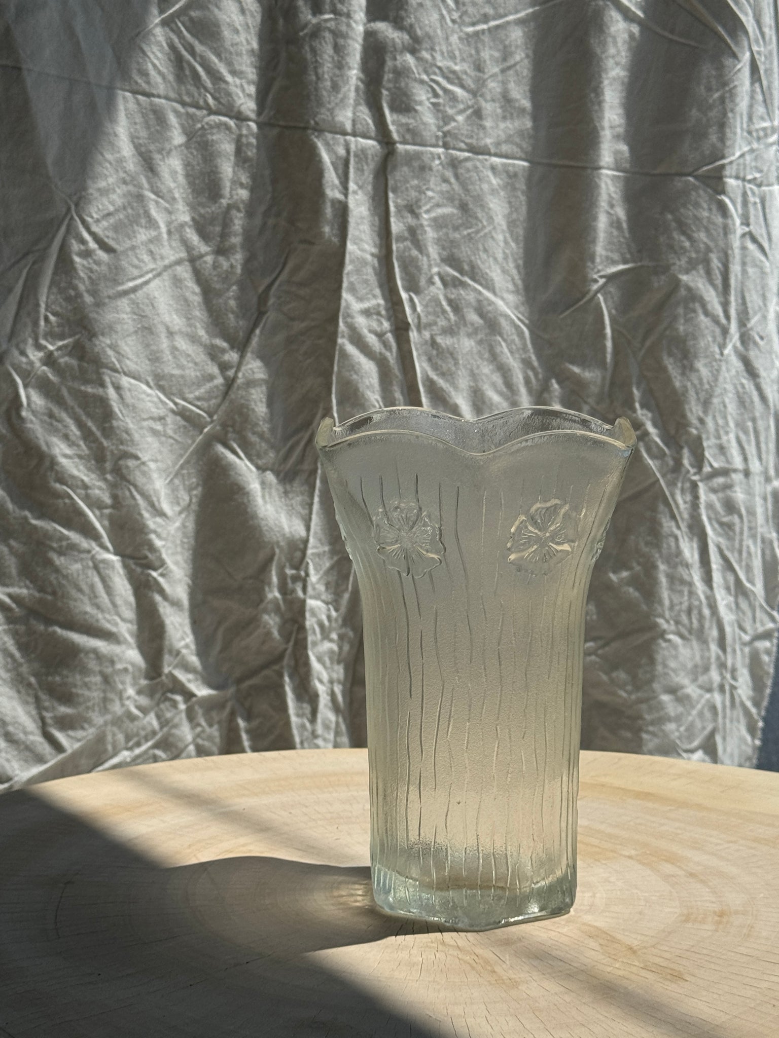 Vase en verre vintage à motifs de fleurs stylisées col évasé H22