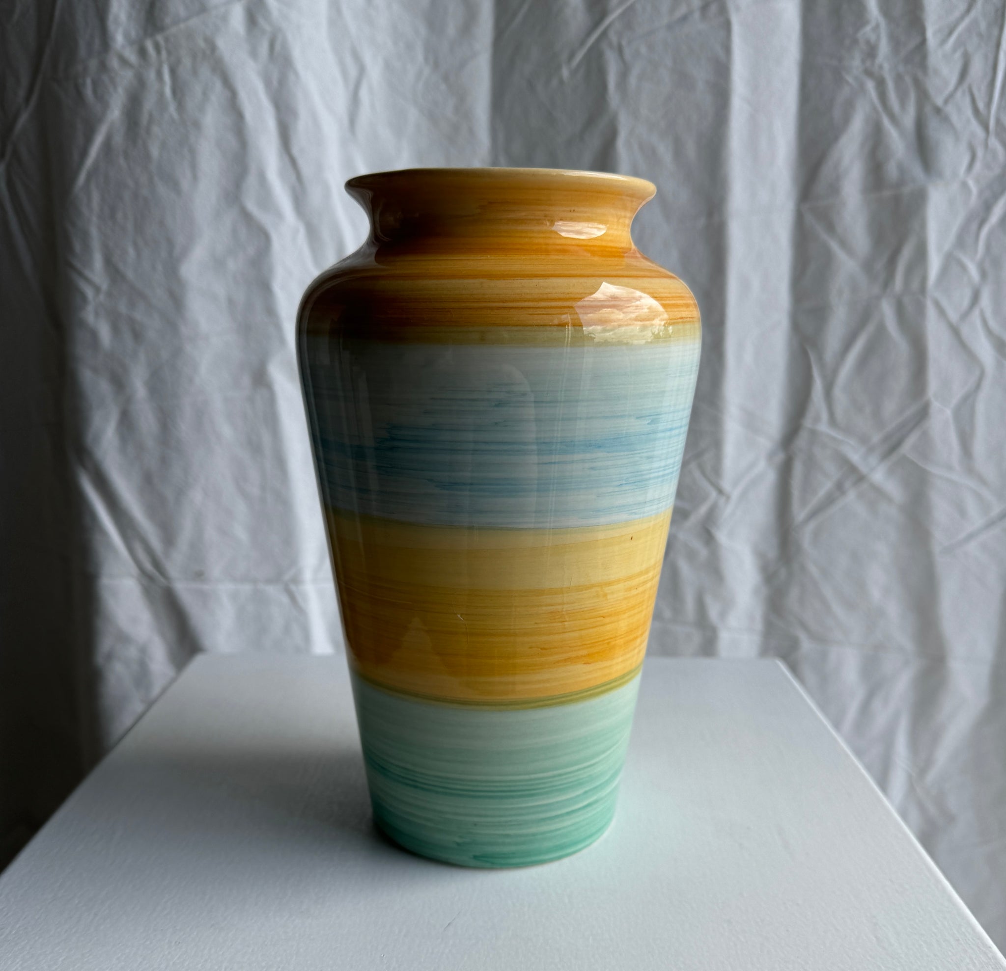 Vase années 90 vert, jaune, bleu