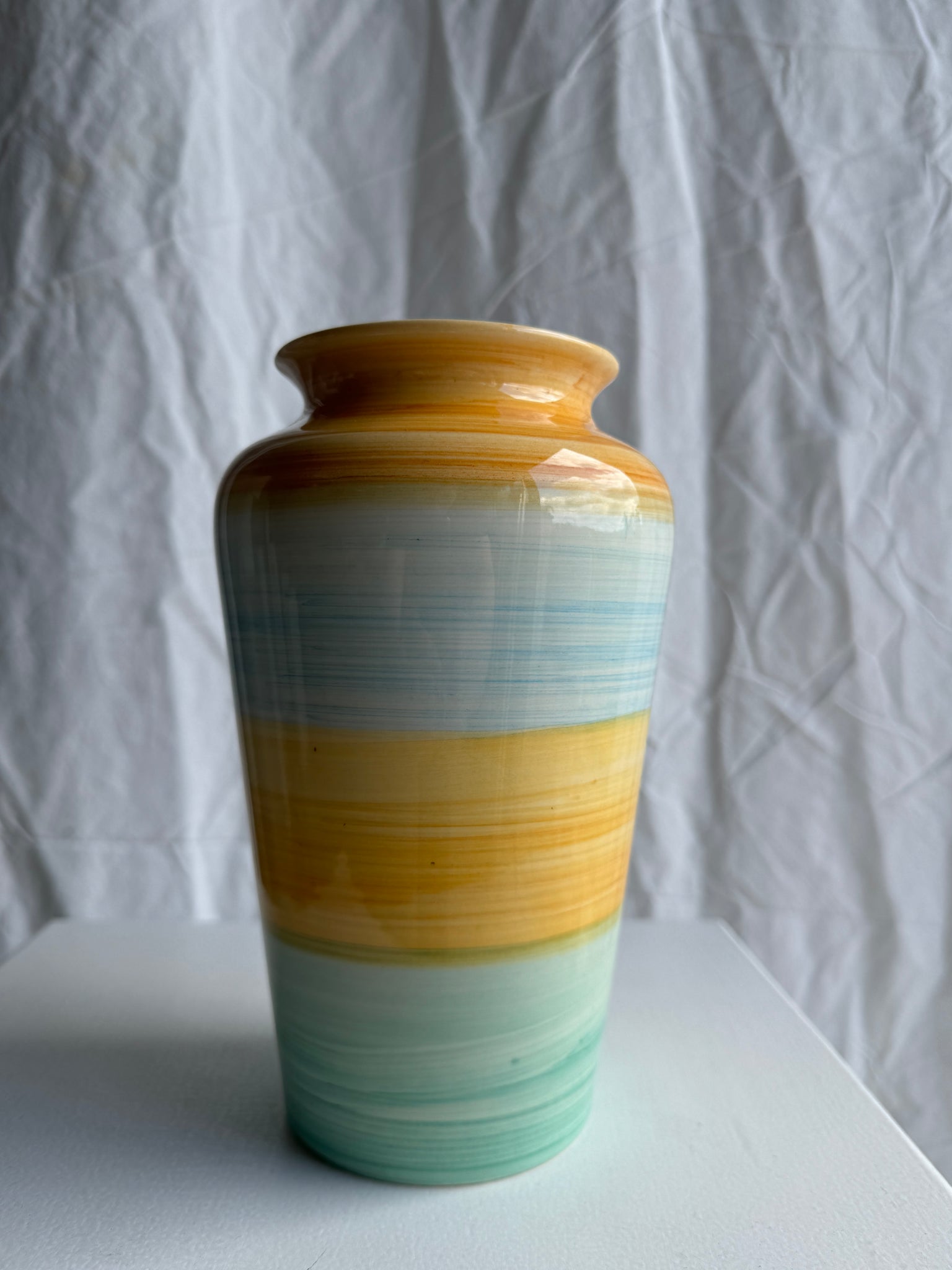 Vase années 90 vert, jaune, bleu