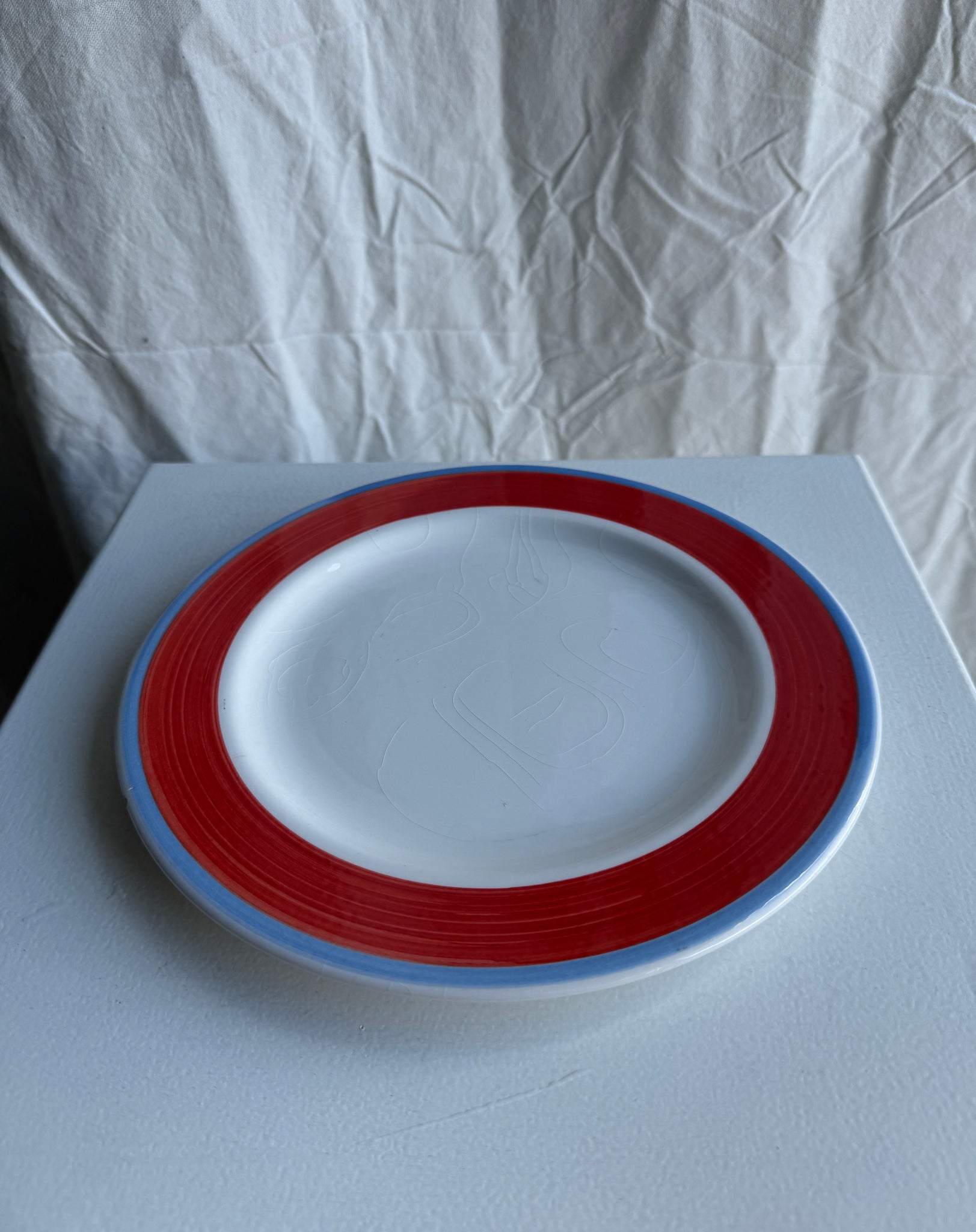 Lot de 4 assiettes italiennes rouges et bleues