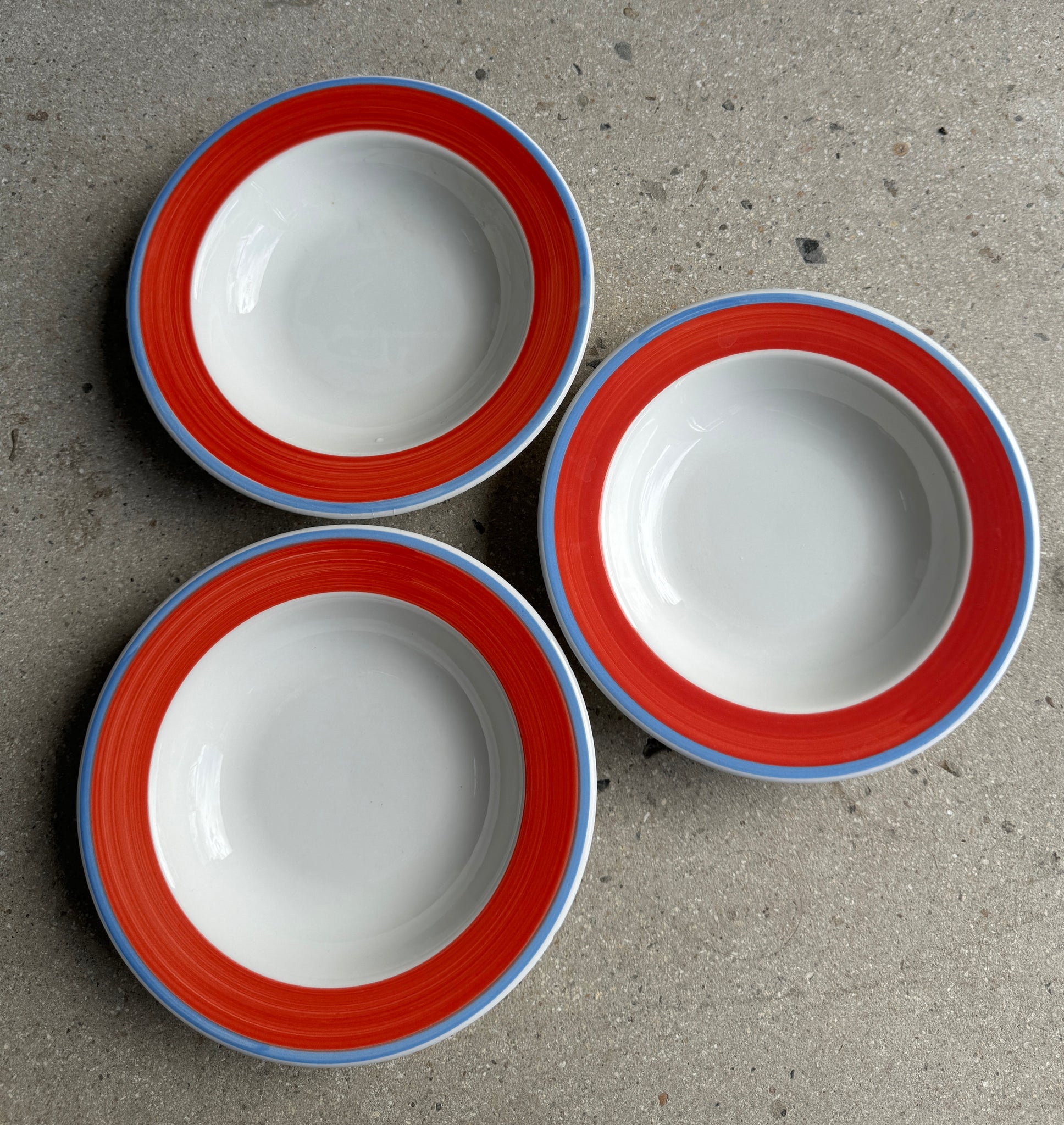 Lot de 4 assiettes italiennes rouges et bleues