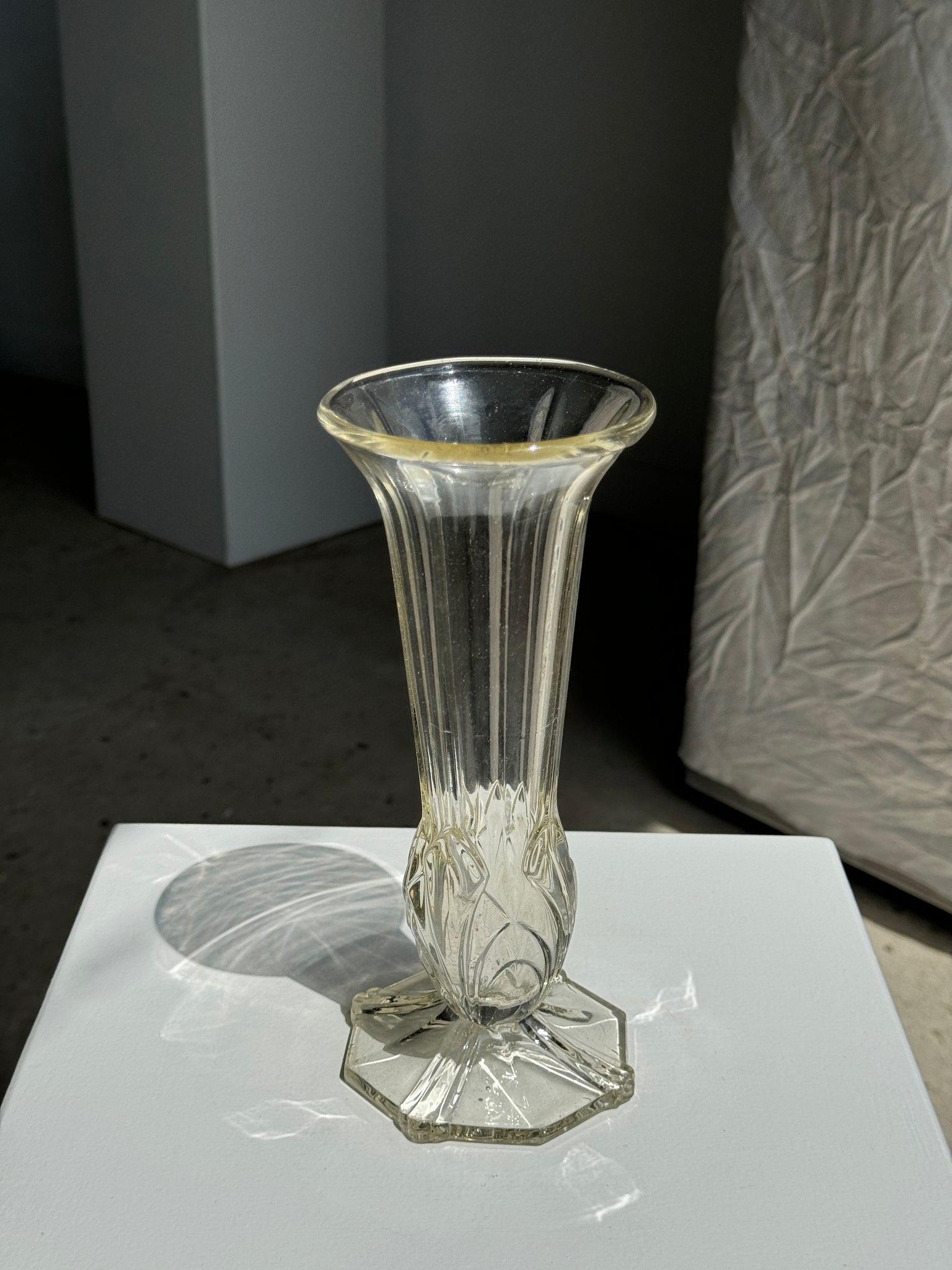 Vase piédouche col évasé style art déco en verre soufflé