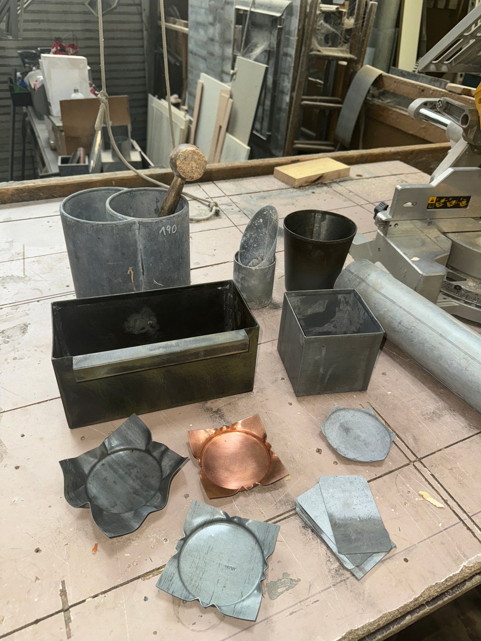 Arzinc - Pot cylindrique en zinc de Paris de réemploi