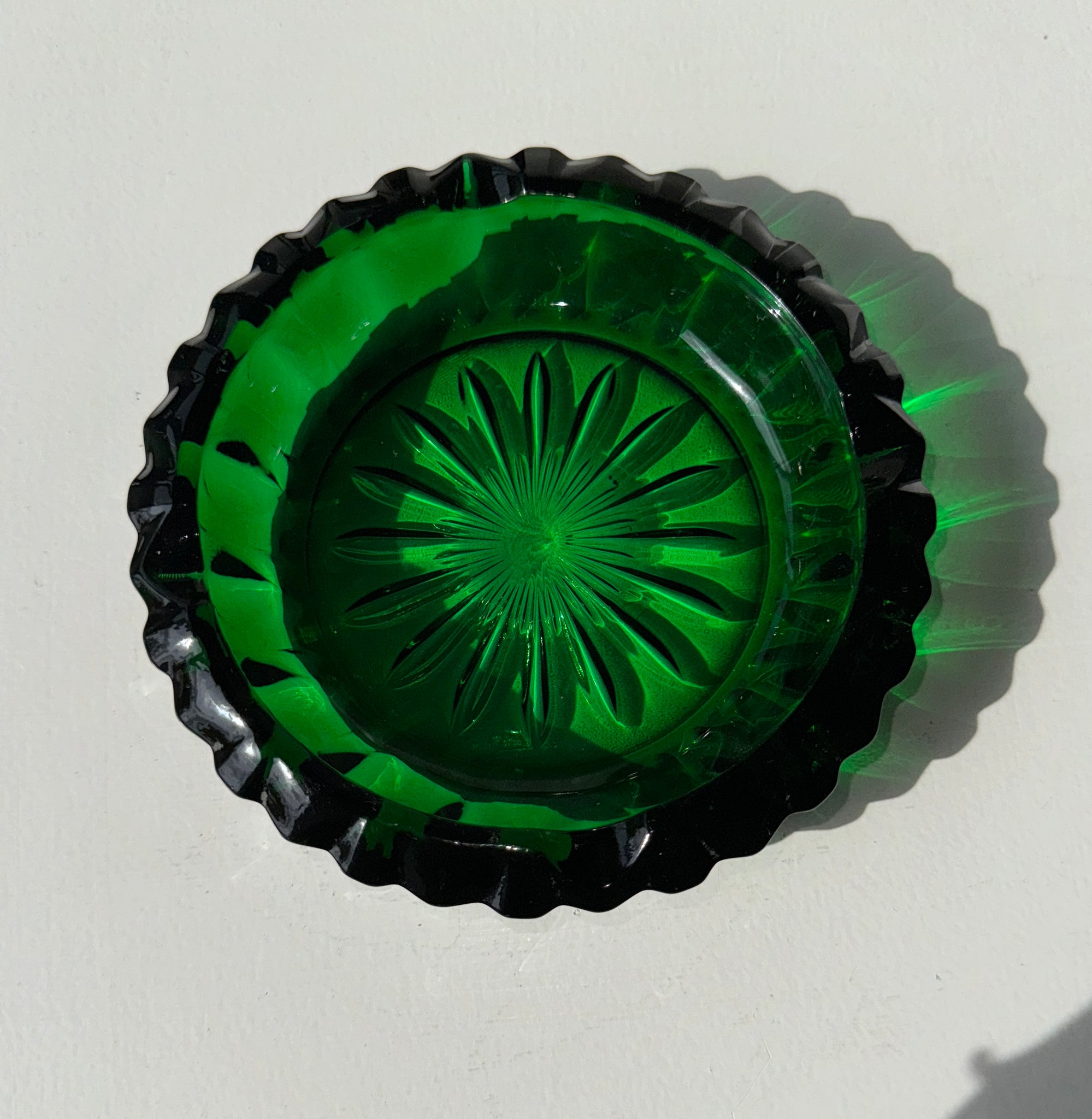 Cendrier vert en verre D15