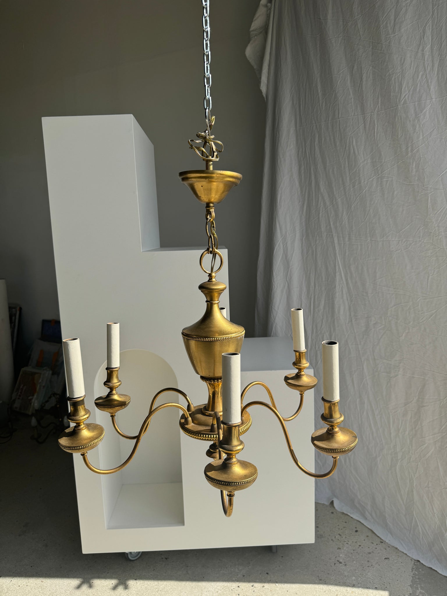 Lustre doré hollandais à 6 bras de lumière D50