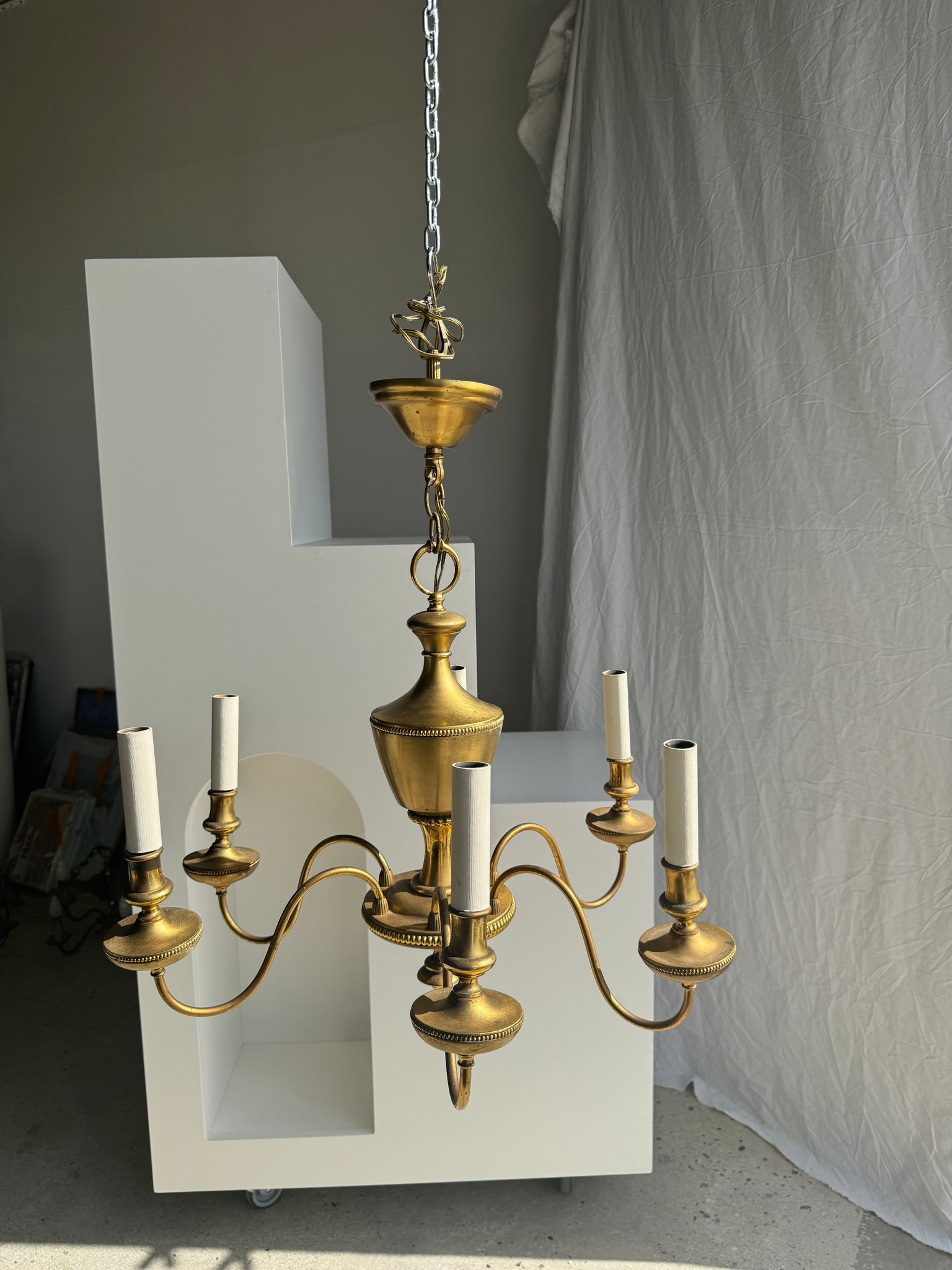 Lustre doré hollandais à 6 bras de lumière D50