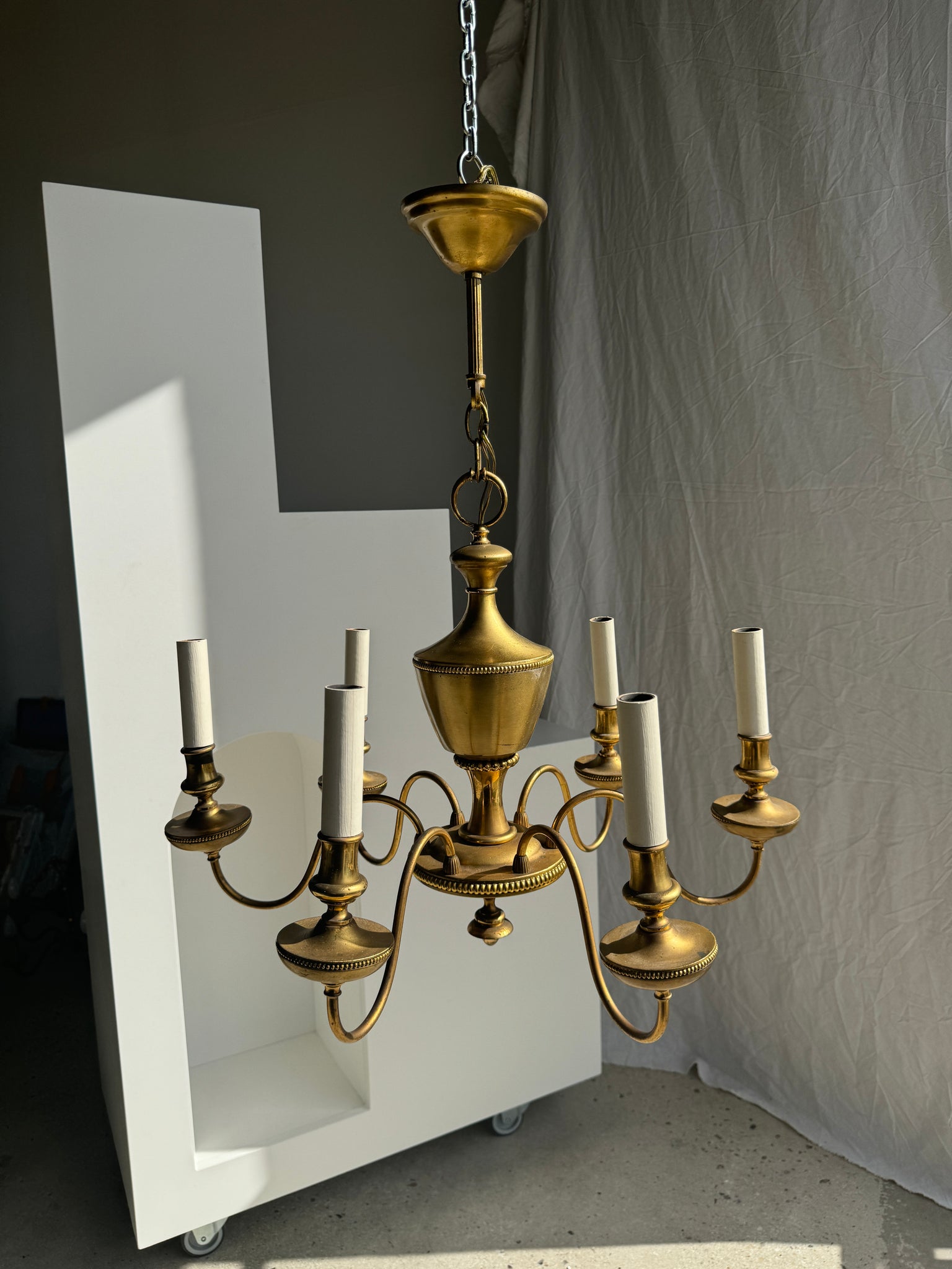 Lustre doré hollandais à 6 bras de lumière D50