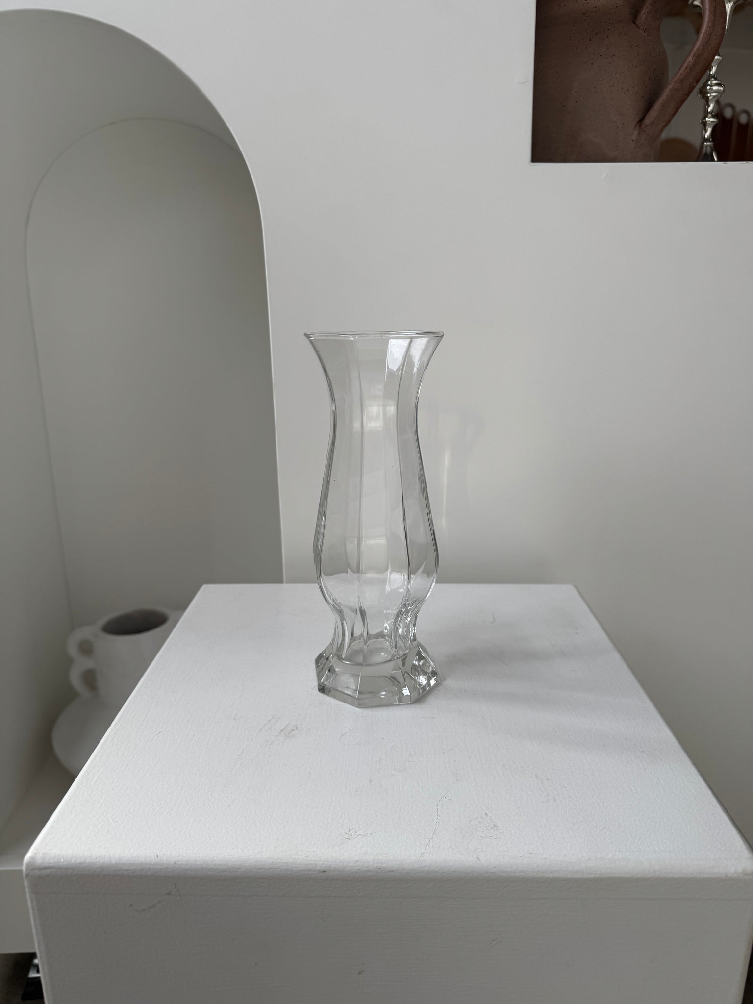 Vase en verre octogonal vintage moderniste