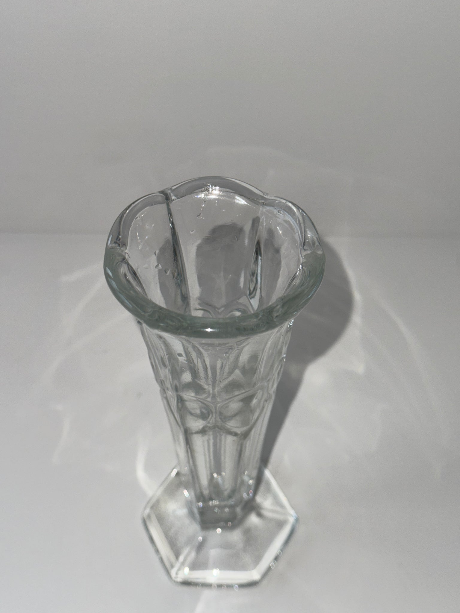 Petit vase en verre classique soliflore H16