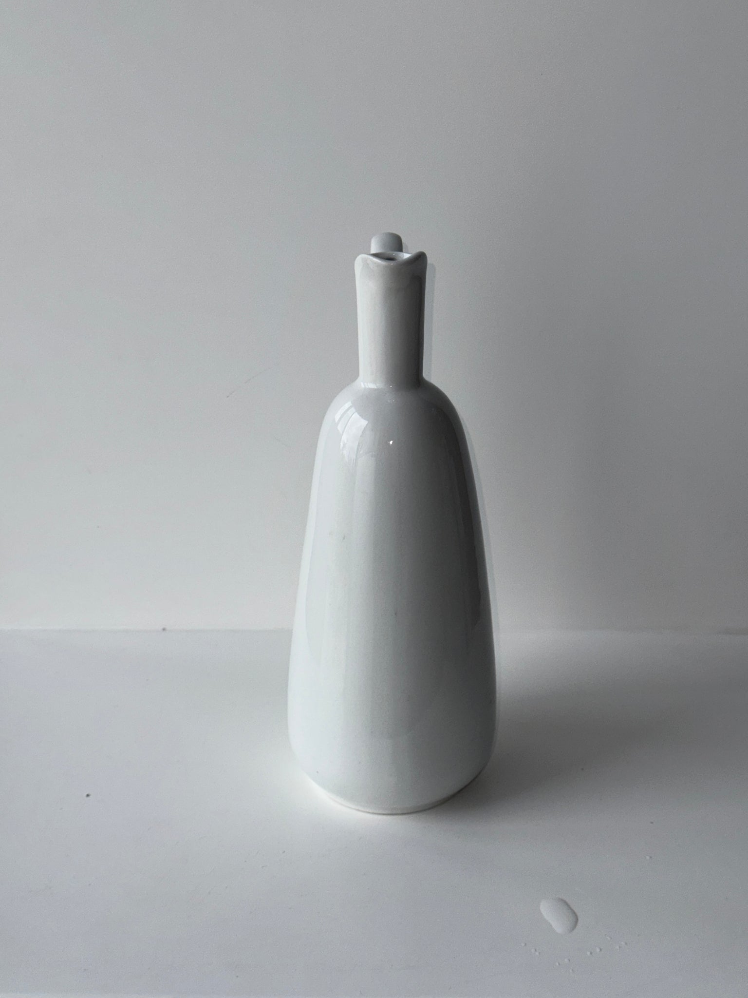 Aiguière blanche en porcelaine H26