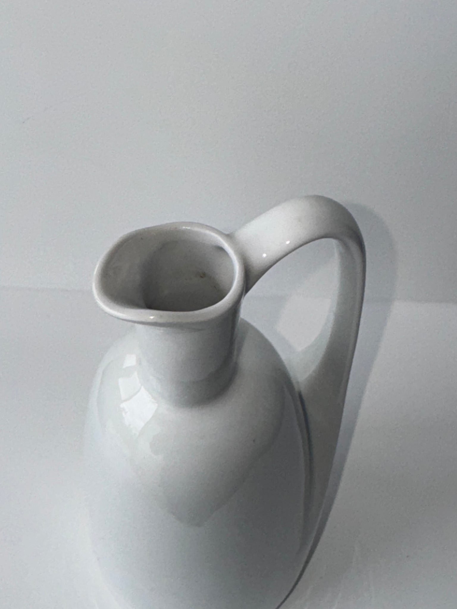 Aiguière blanche en porcelaine H26